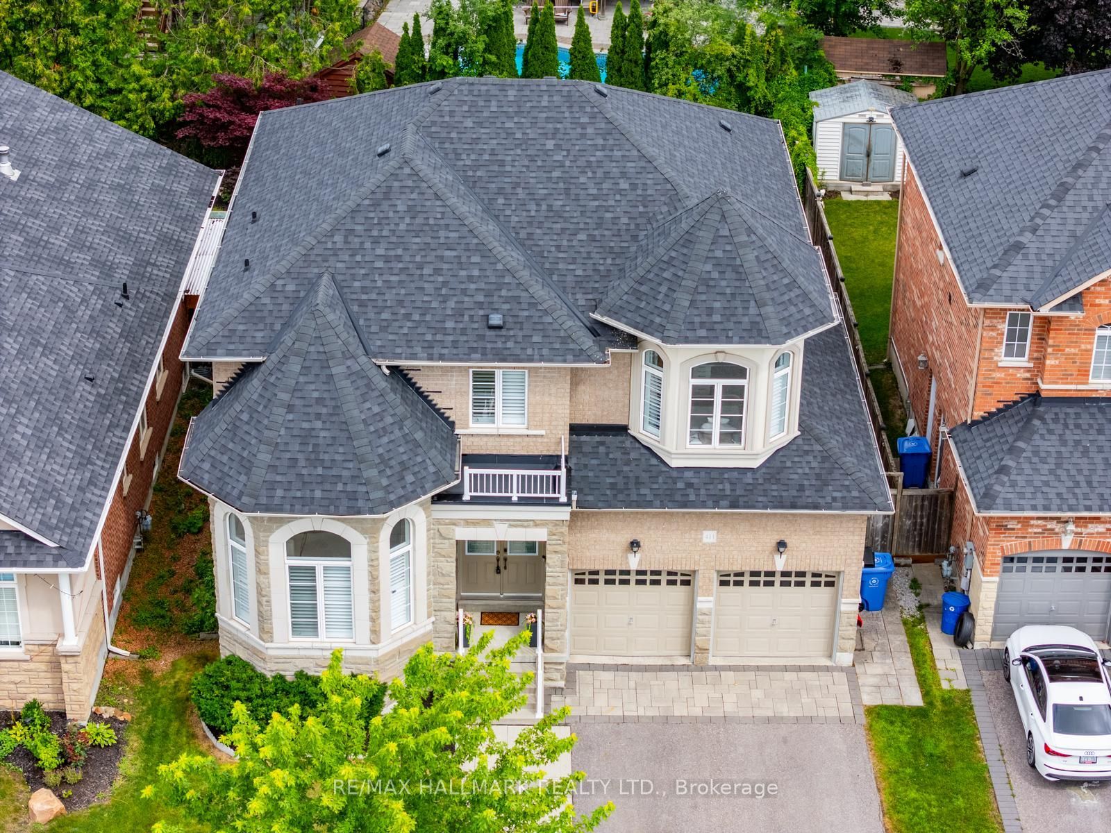 411 Hoover Park Drive, Whitchurch-Stouffville, ON L4A 1P4 photo 2