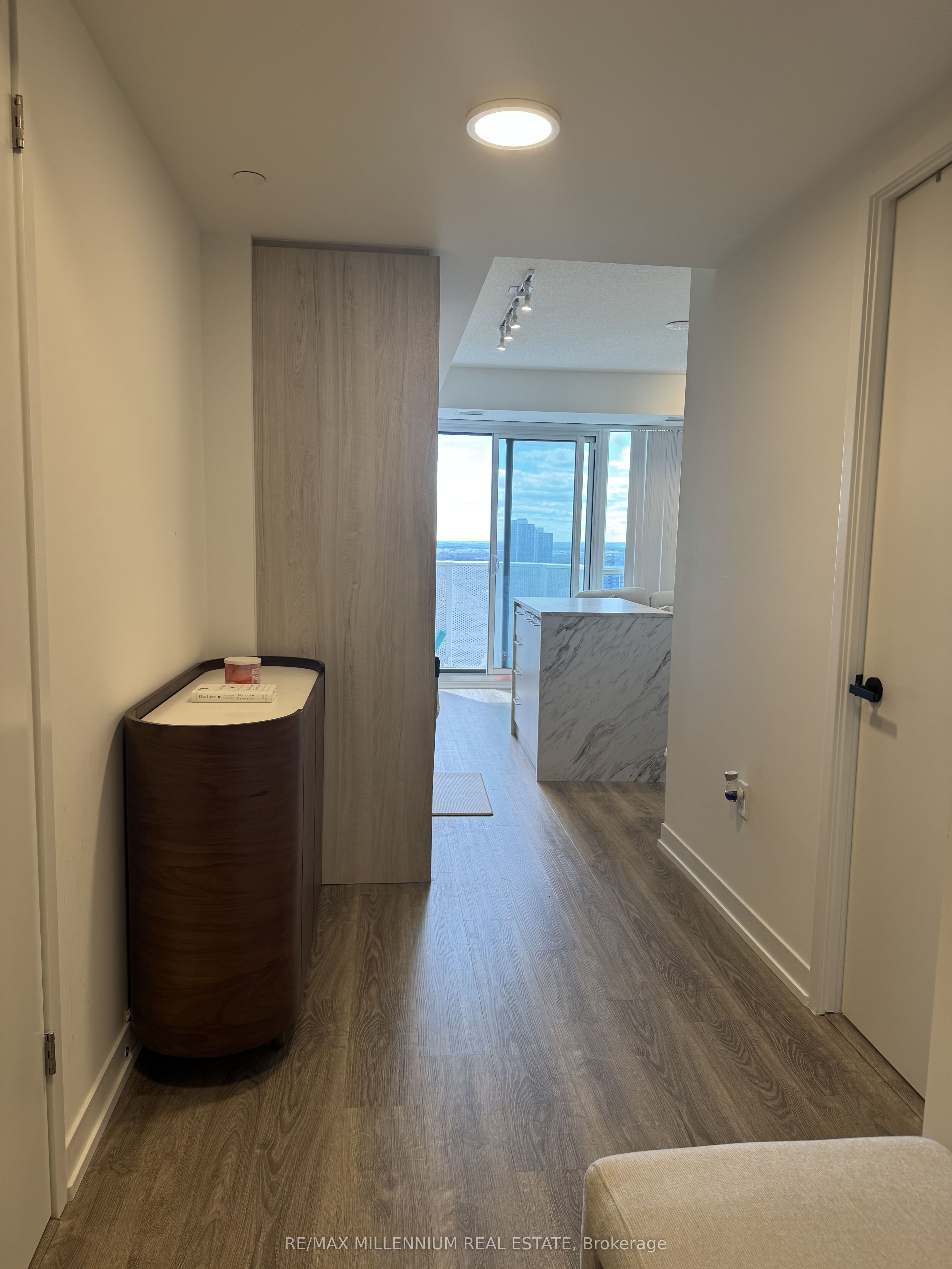 195 Commerce Street 3011, Vaughan, ON L4K 0P9 photo 4