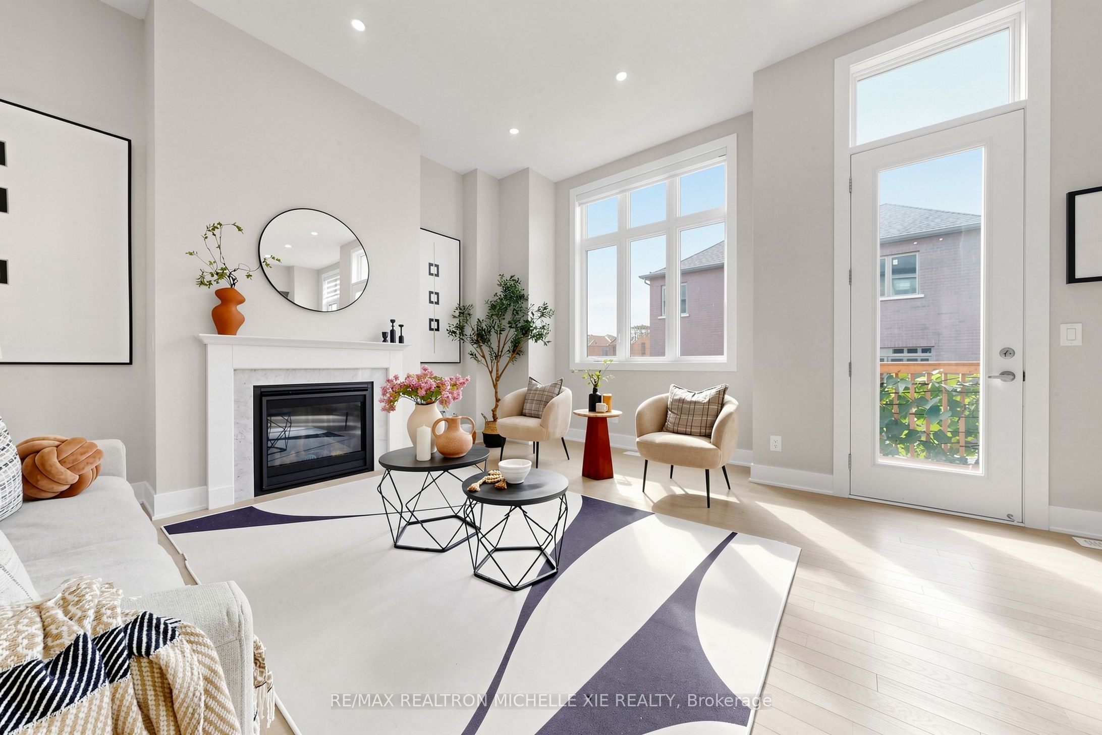 9 Nanhai Avenue, Markham, ON L6C 3M9 photo 2