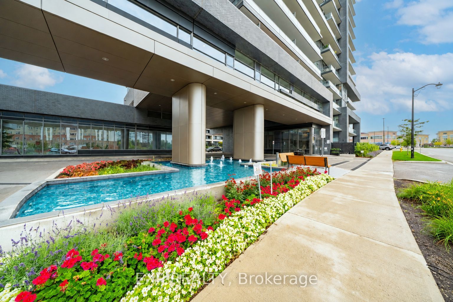 20 Gatineau Drive 803, Vaughan, ON L4J 0L3 photo 5