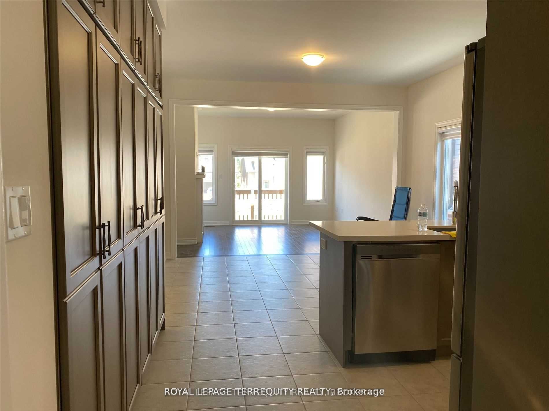 38 Pietrowski Drive, Georgina, ON L4P 0K2 photo 3