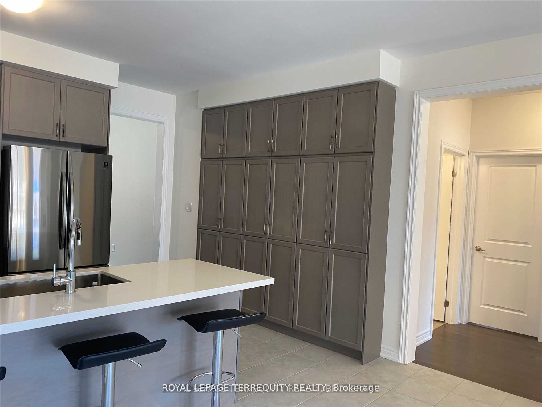 38 Pietrowski Drive, Georgina, ON L4P 0K2 photo 4