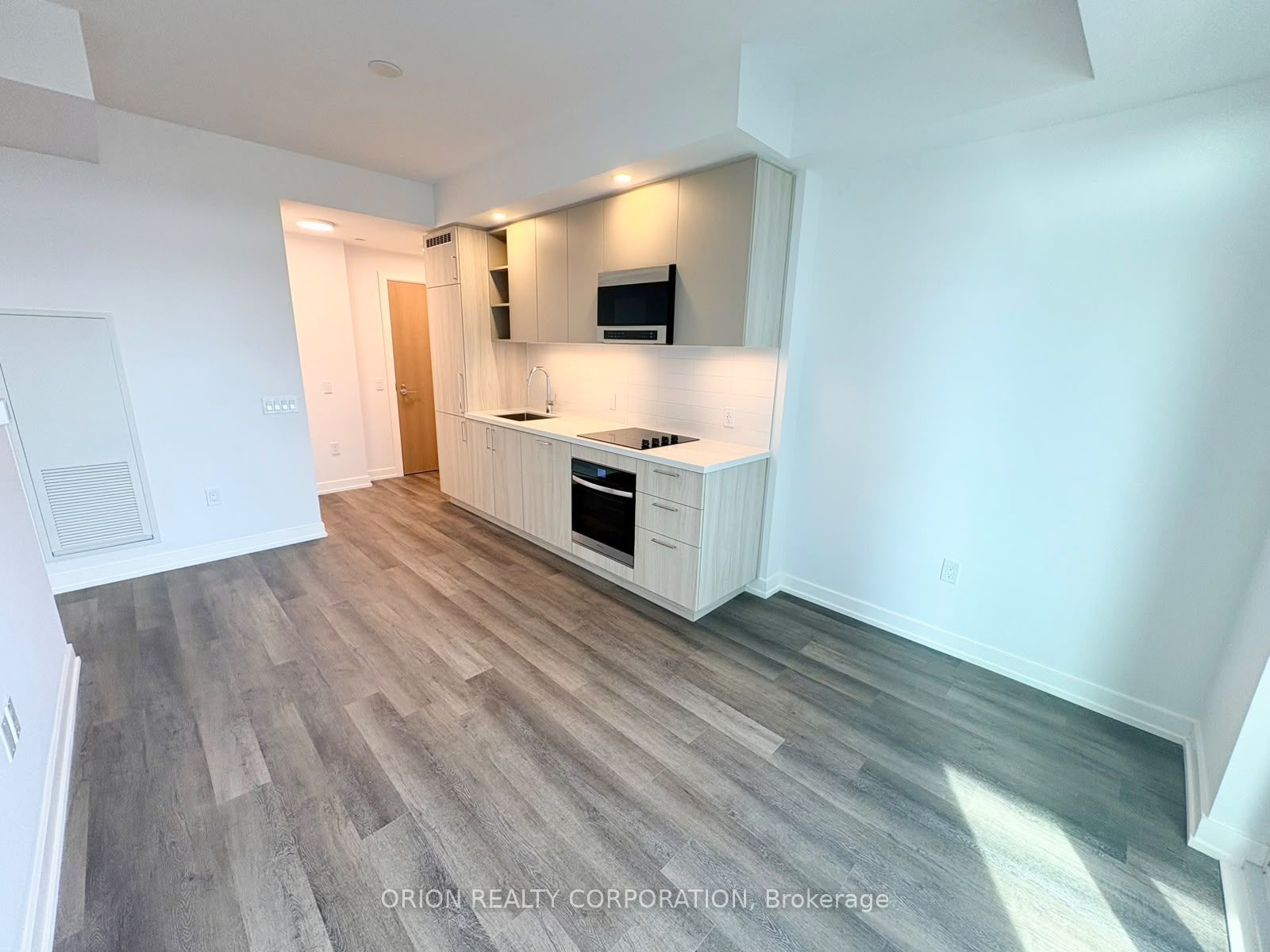 5 Meadowdale Road 1506, Vaughan, ON L4K 0C7 photo 3