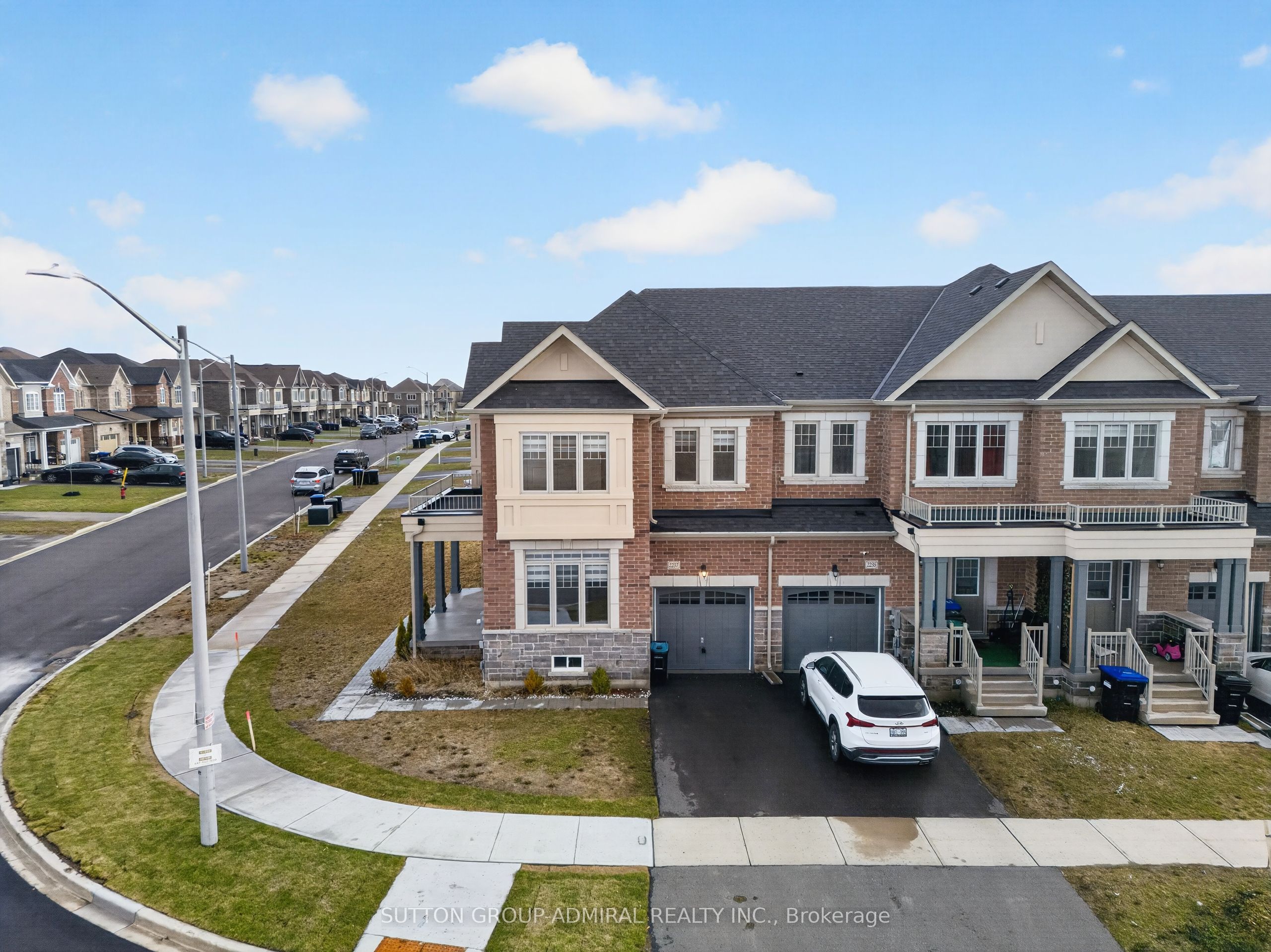 2237 Grainger Loop, Innisfil, ON L9S 0N1 photo 2