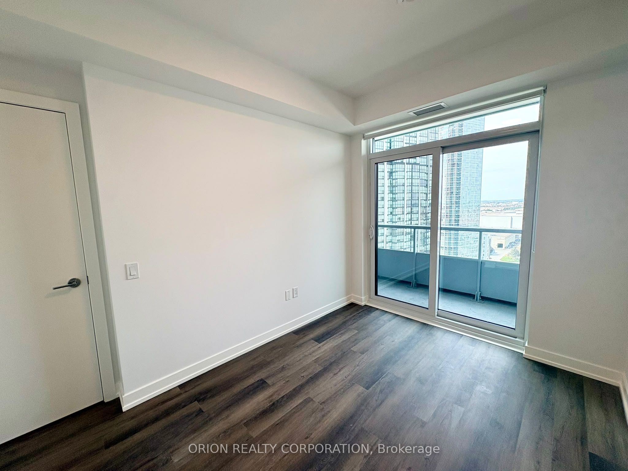 5 Meadowdale Road 1401, Vaughan, ON L4K 0C7 photo 4