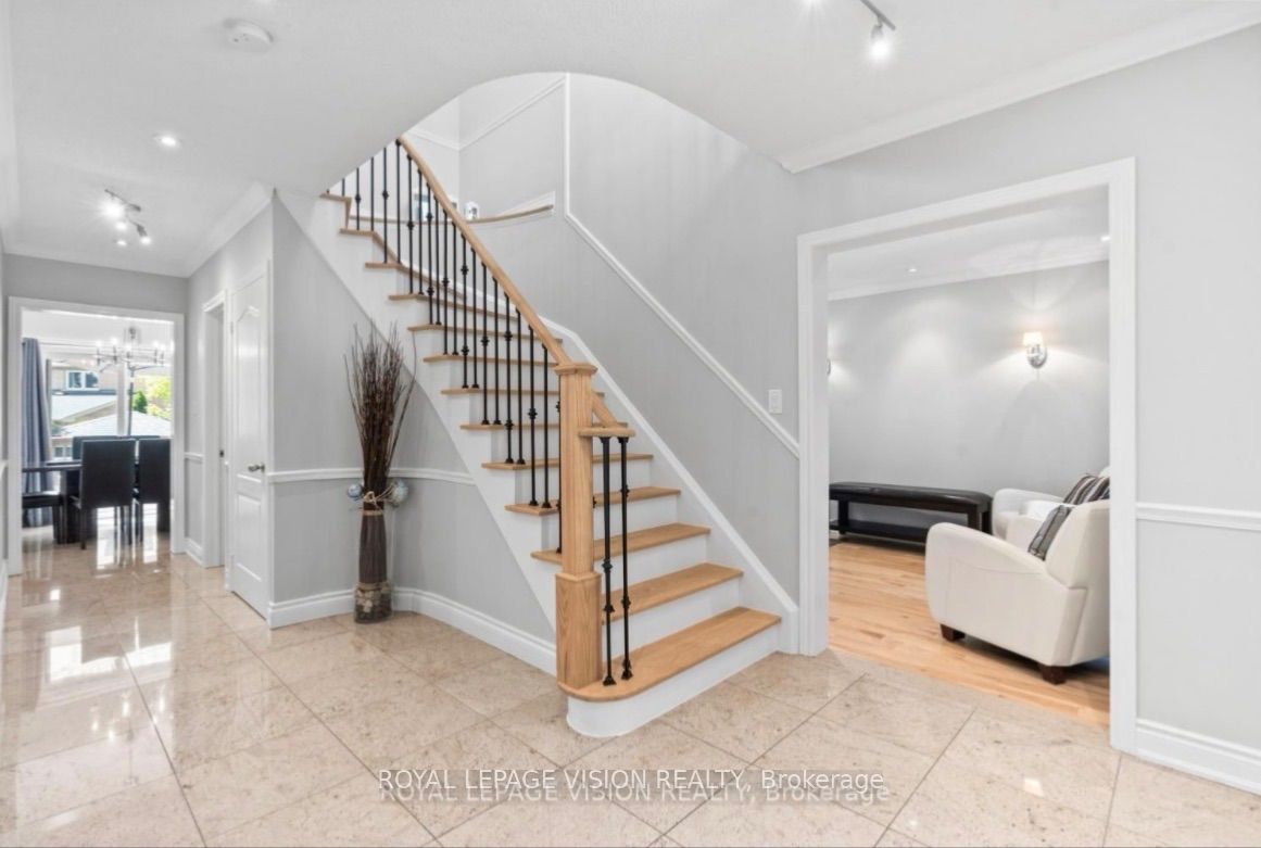 91 Princeton Gate, Vaughan, ON L6A 2S7 photo 2