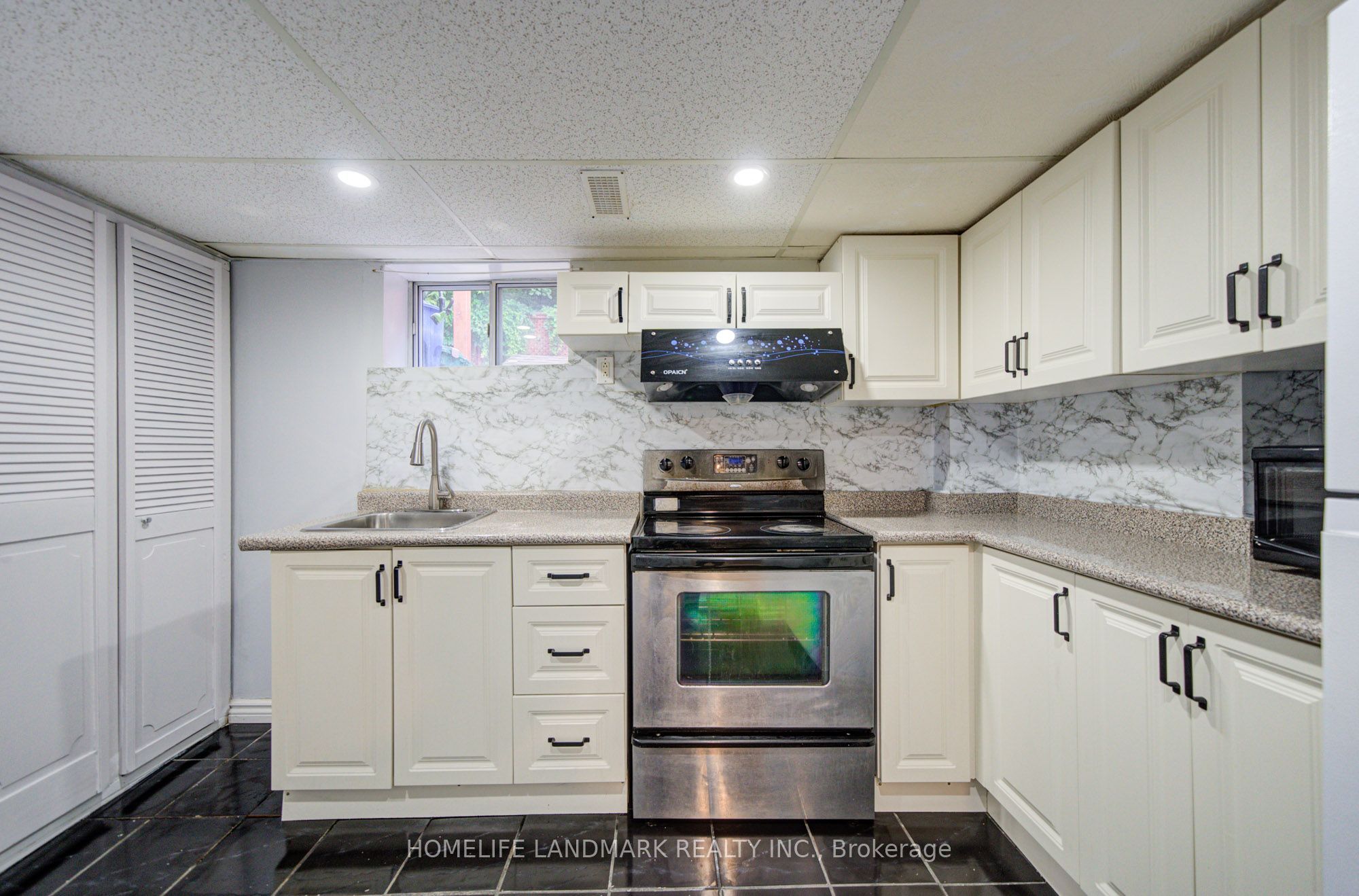 167 Taylor Mills Drive N Basemet, Richmond Hill, ON L4C 2T5 photo 5