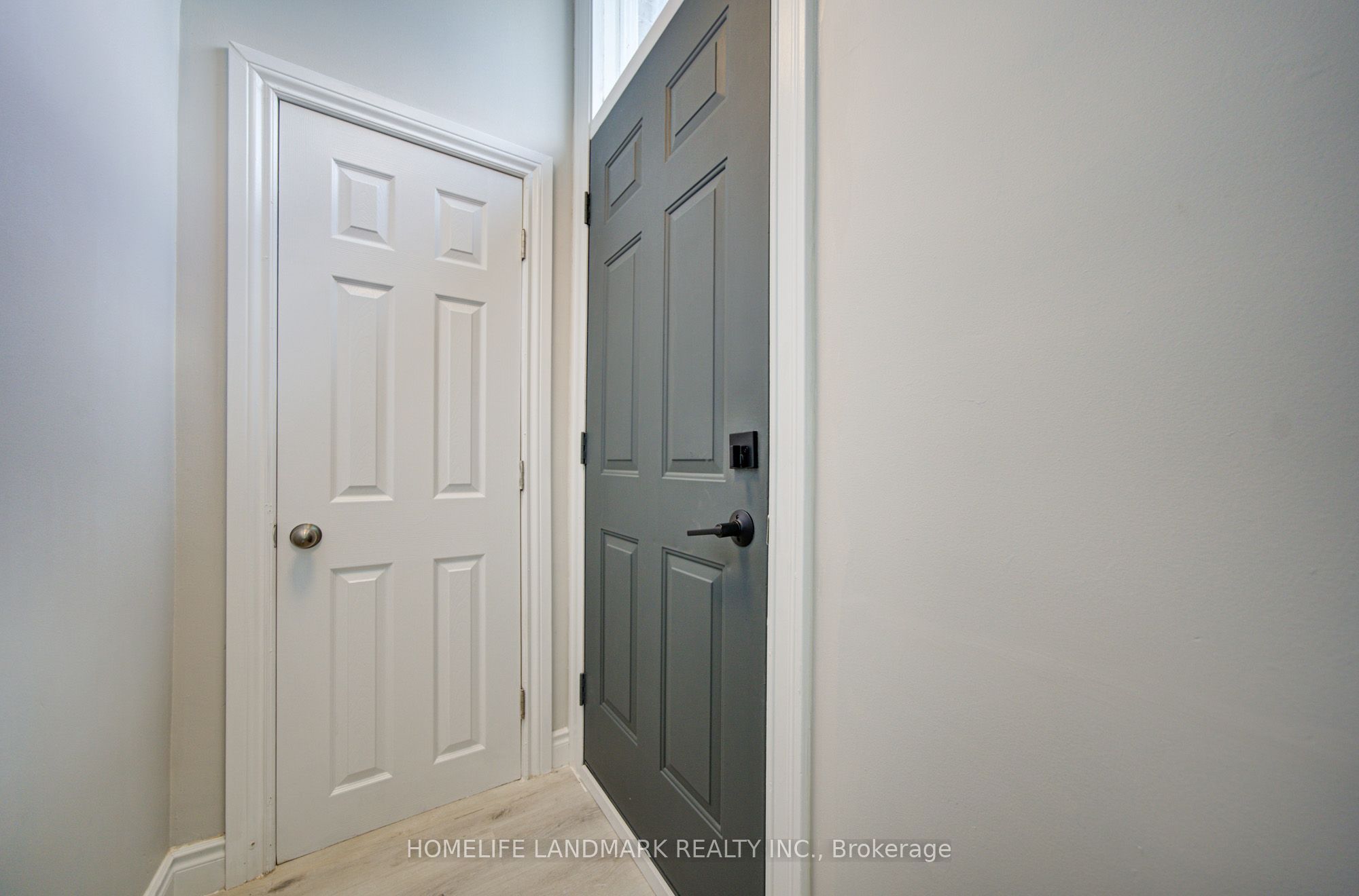 167 Taylor Mills Drive E Main floor, Richmond Hill, ON L4C 2T5 photo 4