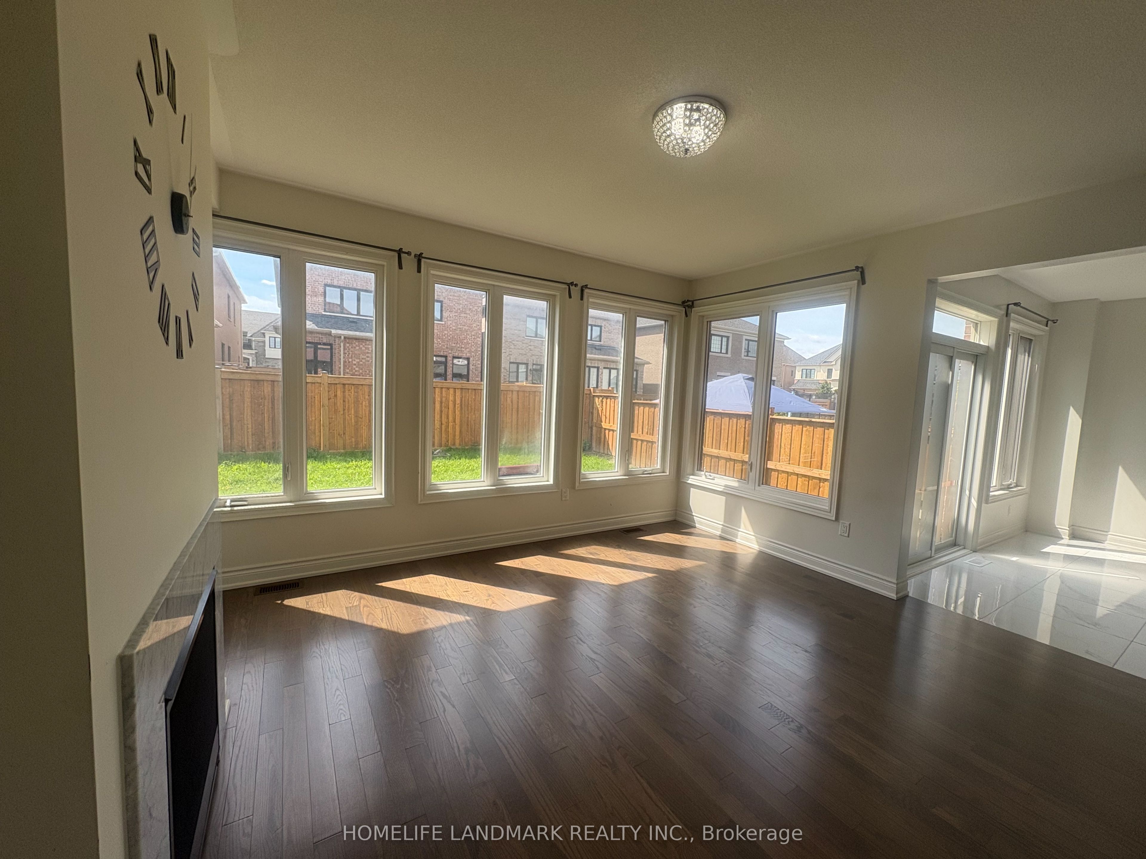 8 Yarrow Lane, East Gwillimbury, ON L9N 0T4 photo 5