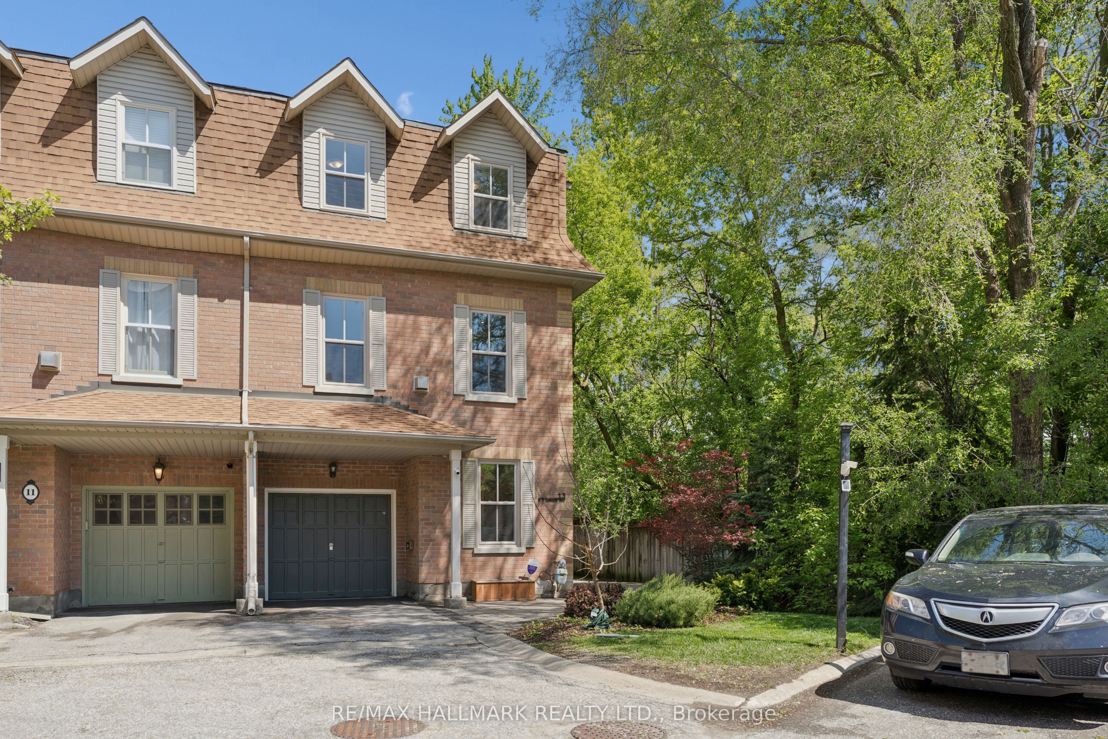 13 E J Lennox Way, Markham, ON L3R 5K7