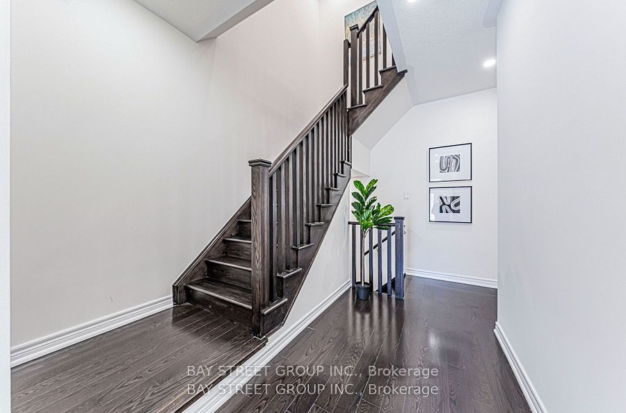 28 Rougeview Park Crescent, Markham, ON L6E 0P7 photo 4