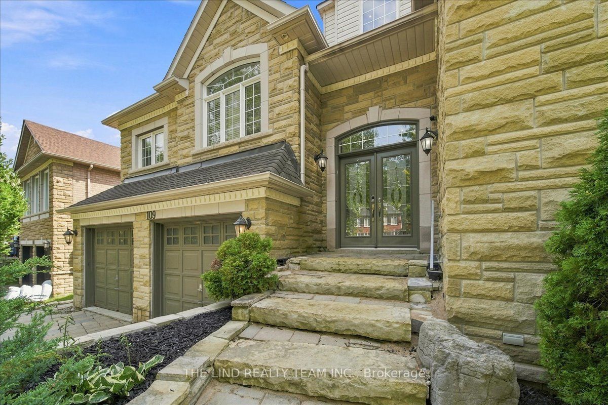 109 Willis Drive, Aurora, ON L4G 7M4 photo 3