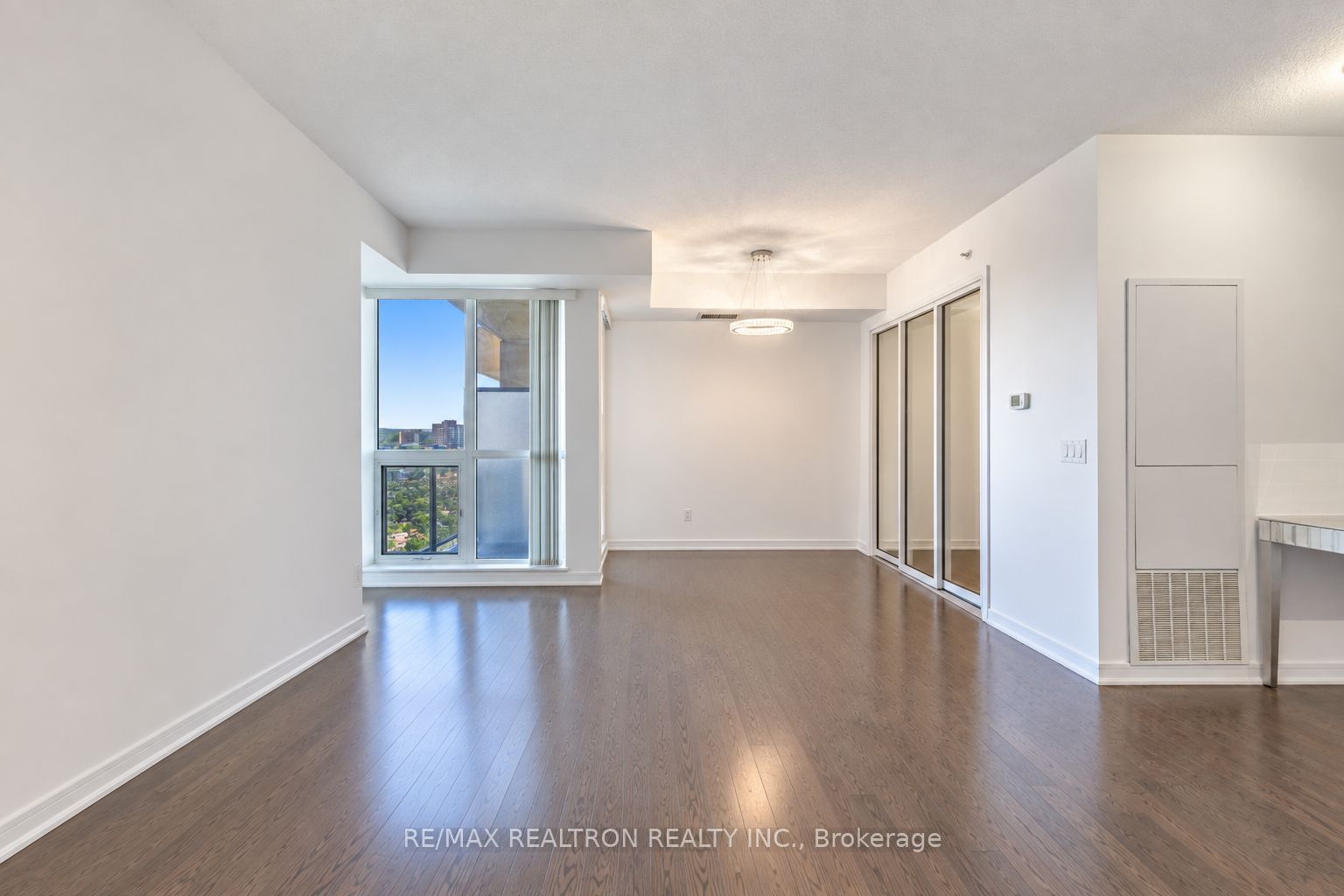 9205 Yonge Street 501, Richmond Hill, ON L4C 6Z2 photo 5