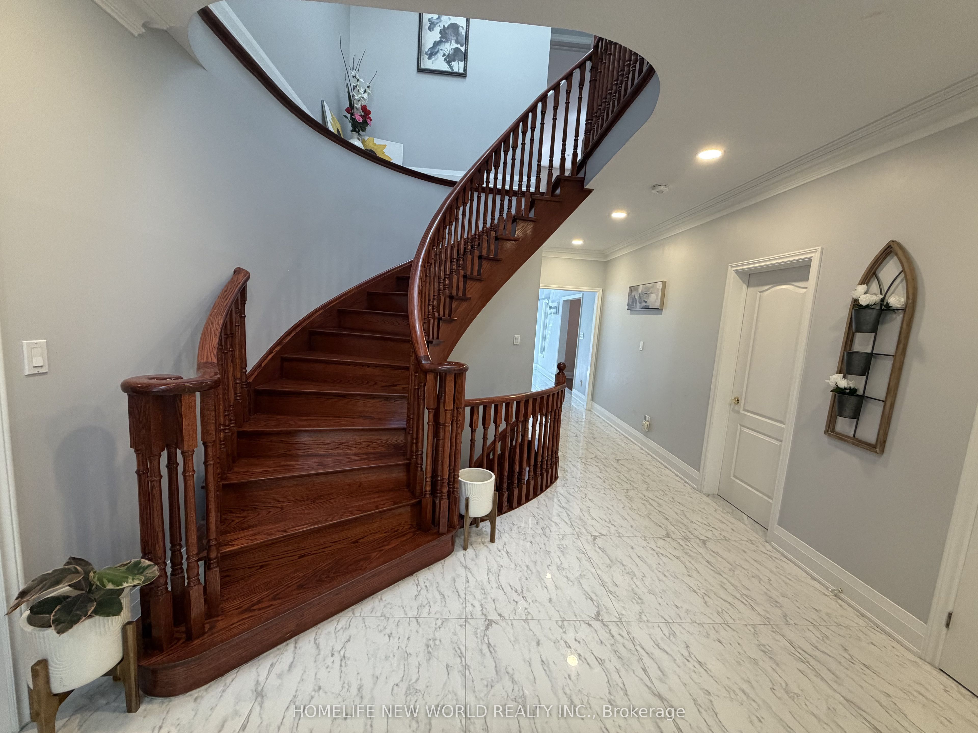 63A Roosevelt Drive, Richmond Hill, ON L4C 6V2 photo 3
