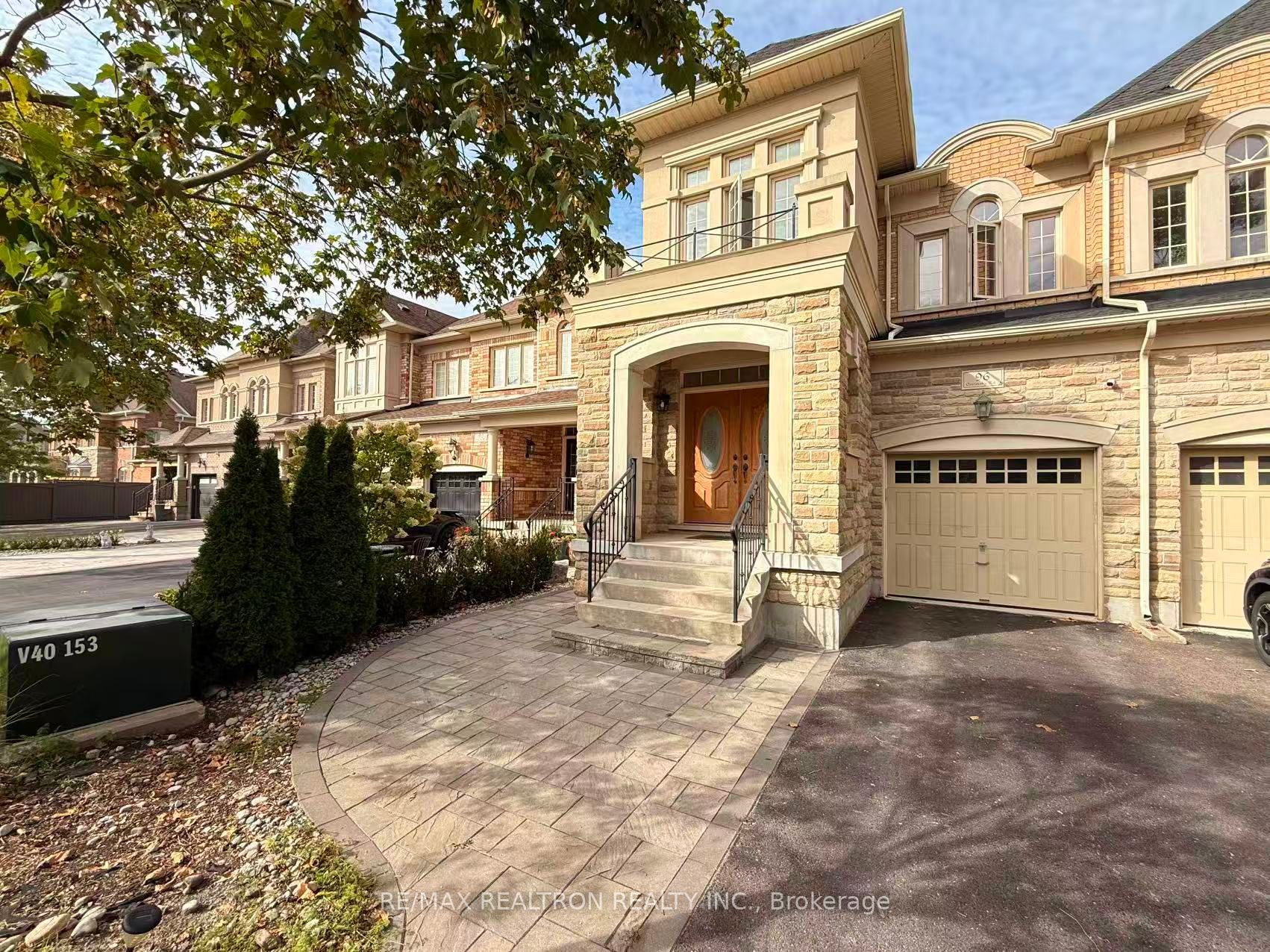 96 Ostrovsky Road, Vaughan, ON L4H 0W1 photo 2
