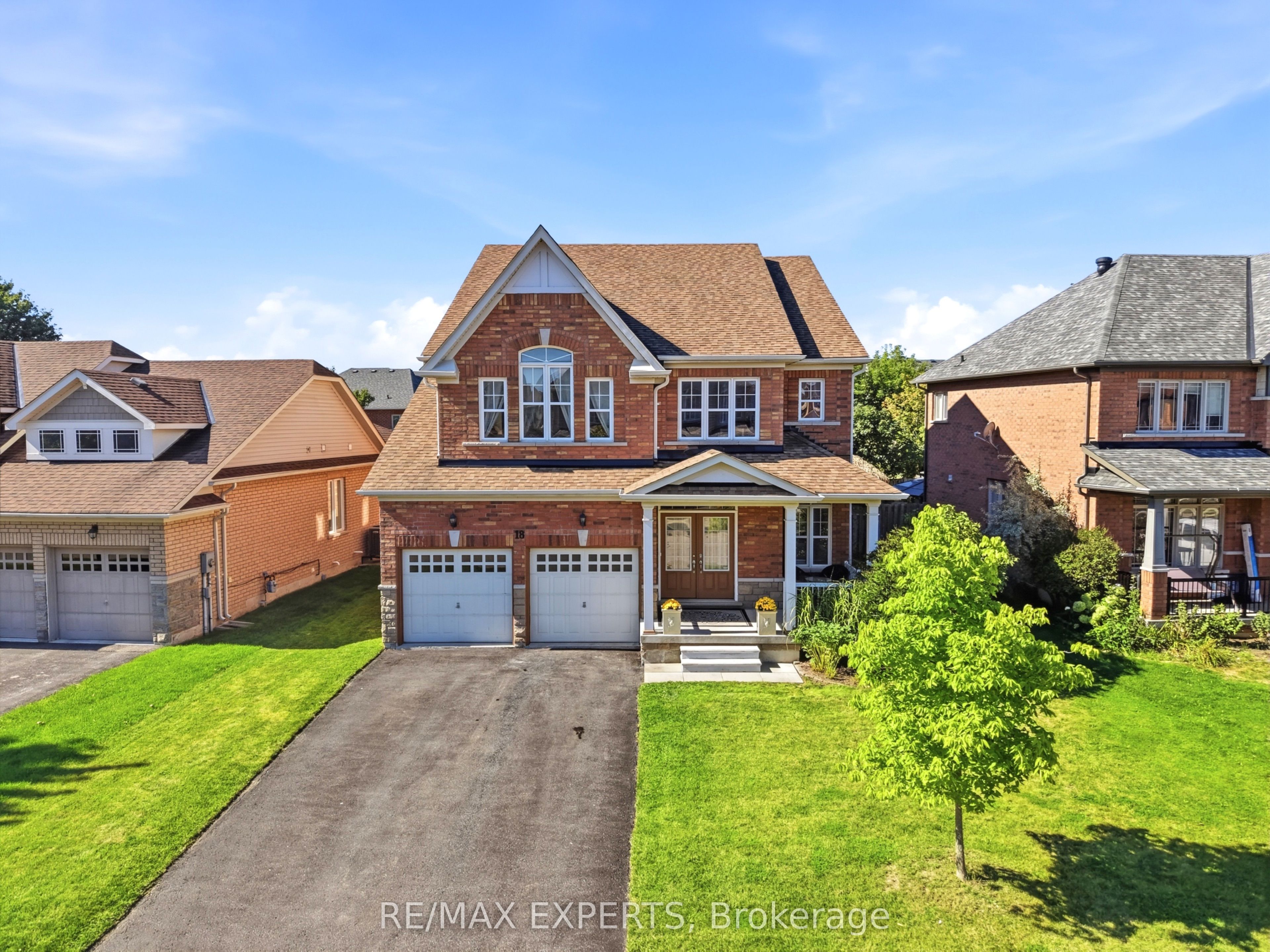 18 Vista Drive, Bradford West Gwillimbury, ON L3Z 0B6