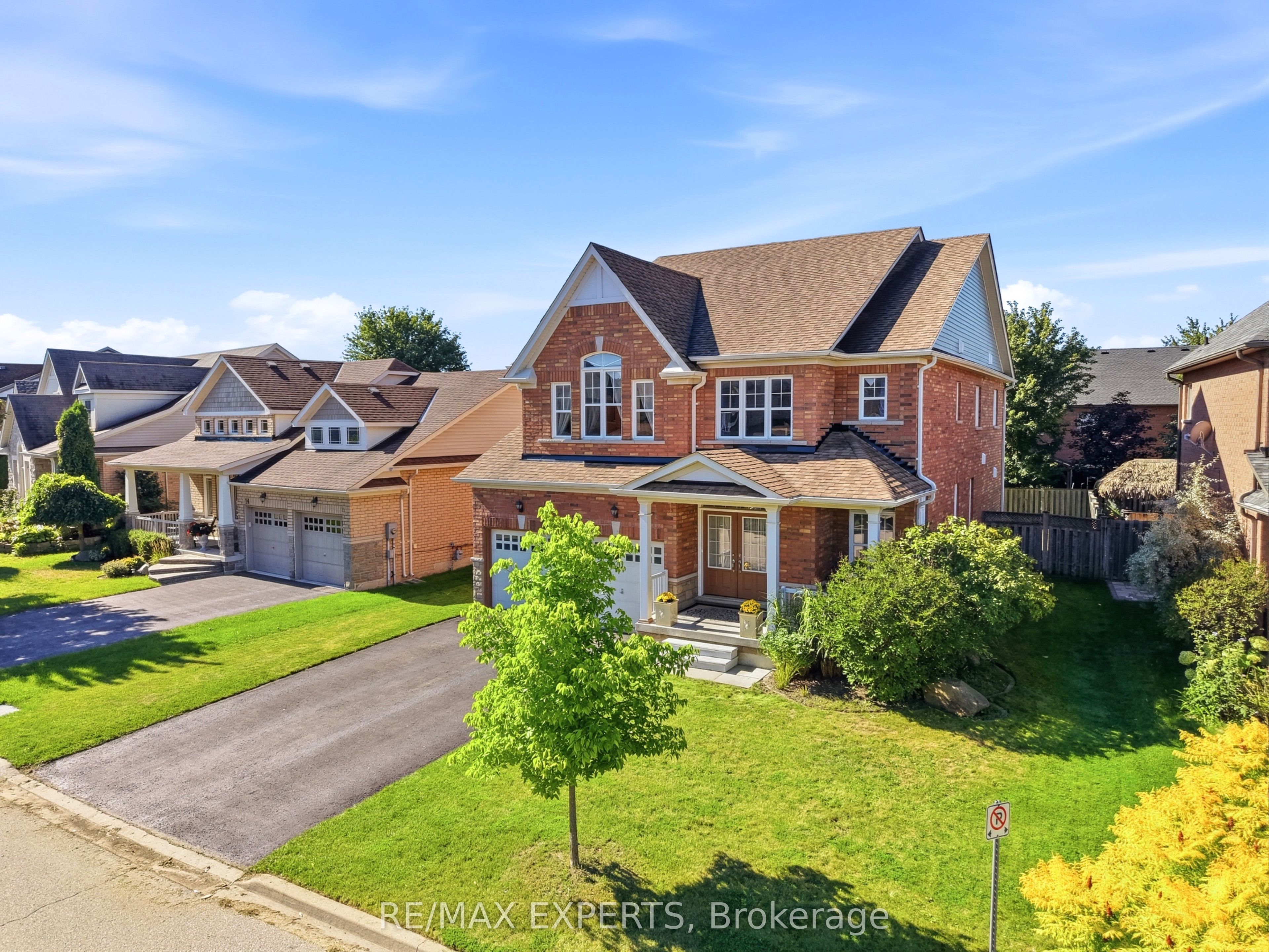 18 Vista Drive, Bradford West Gwillimbury, ON L3Z 0B6 photo 2