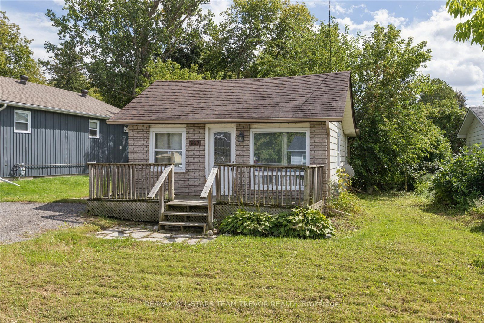 247 Parkway Avenue, Georgina, ON L4P 2W1 photo 2