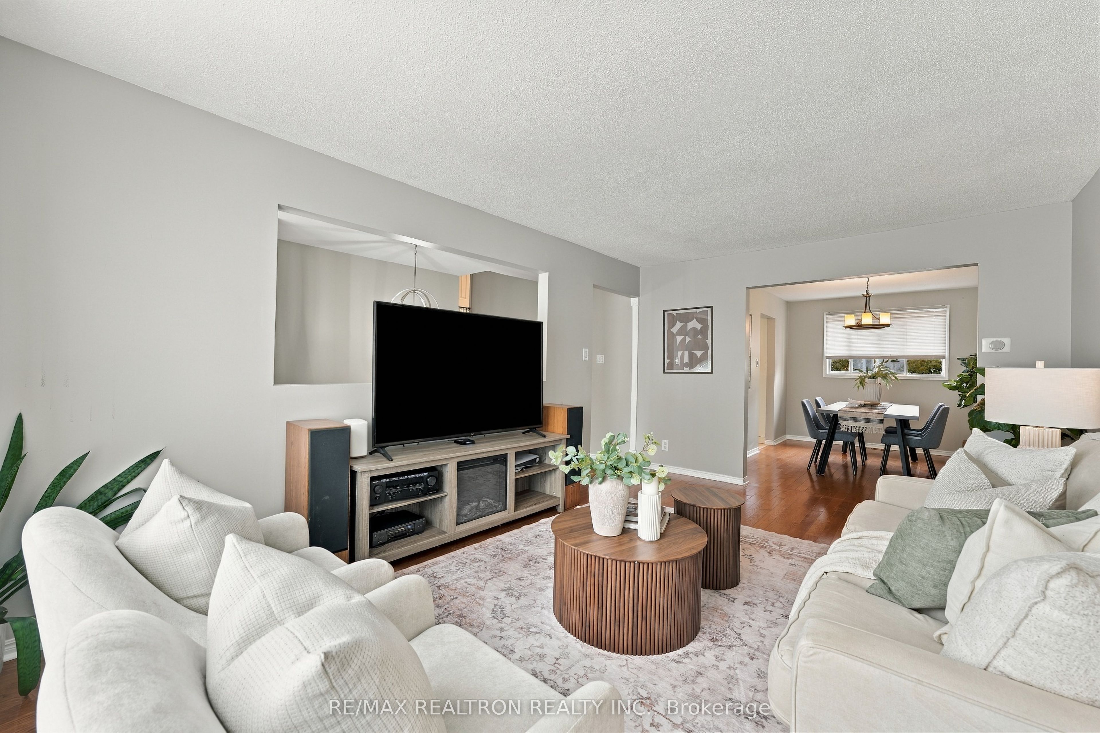 18 Castille Crescent, Georgina, ON L4P 3L4 photo 4