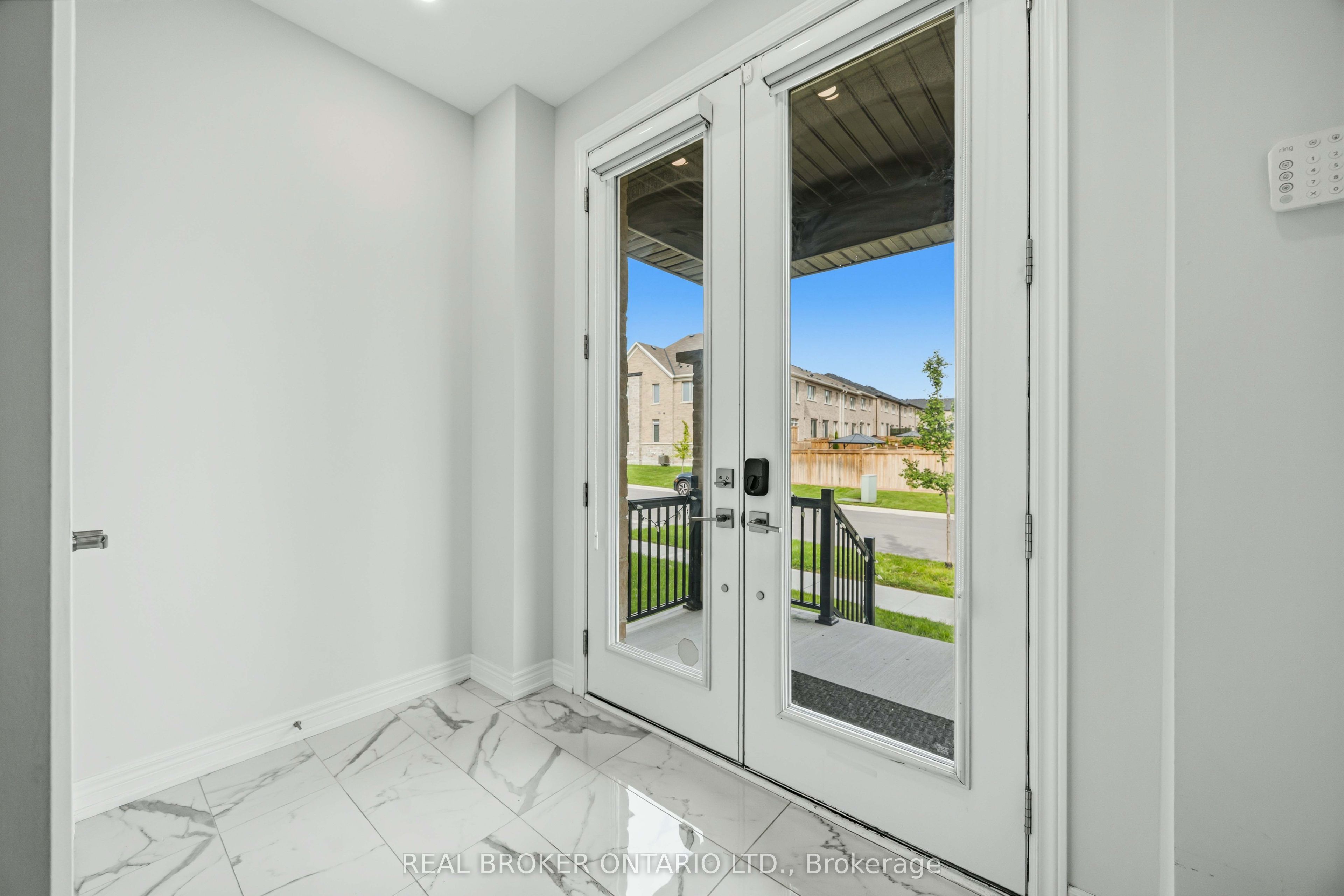 12 Seedling Crescent, Whitchurch-Stouffville, ON L4A 4V4 photo 3