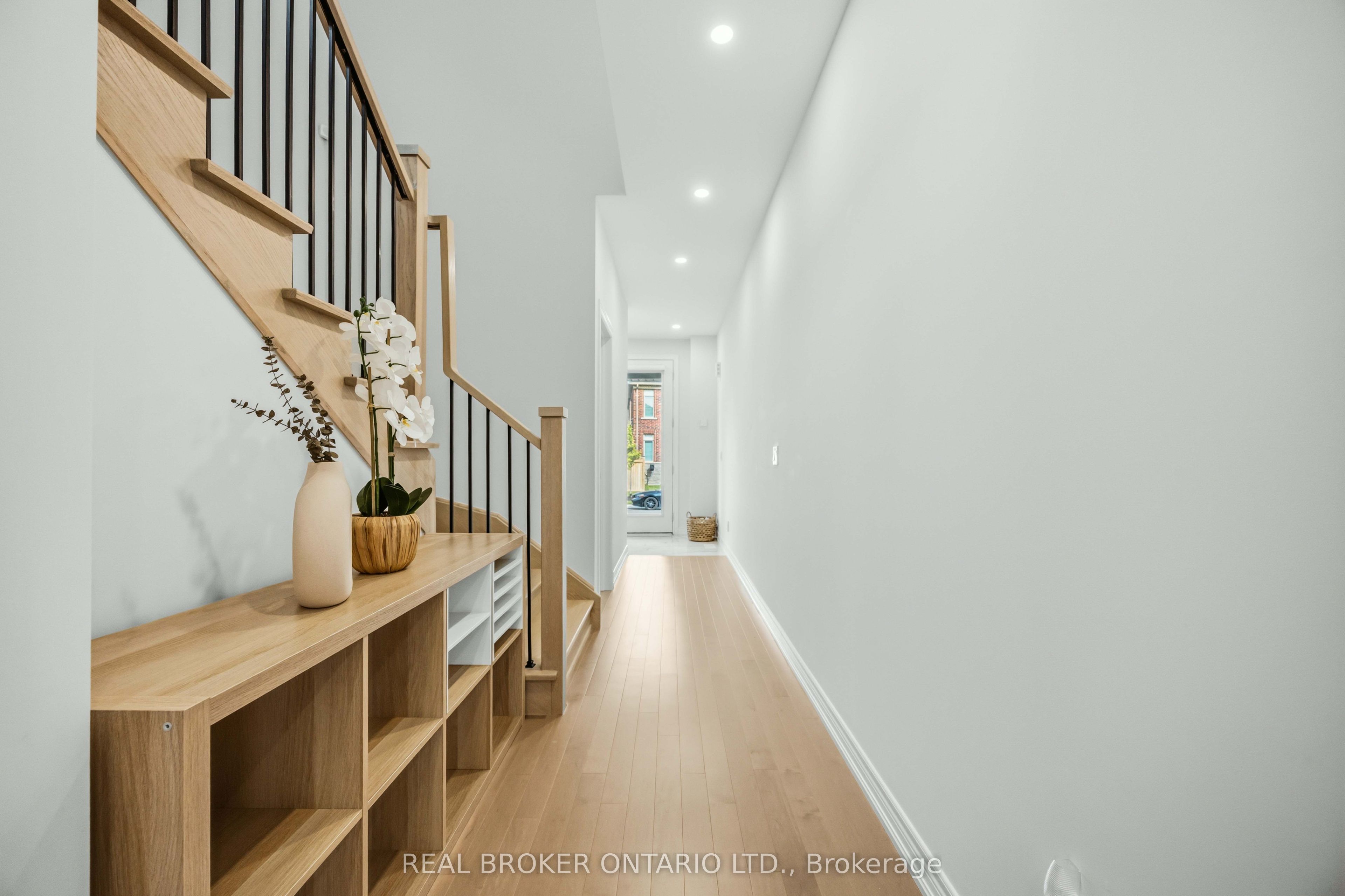 12 Seedling Crescent, Whitchurch-Stouffville, ON L4A 4V4 photo 4