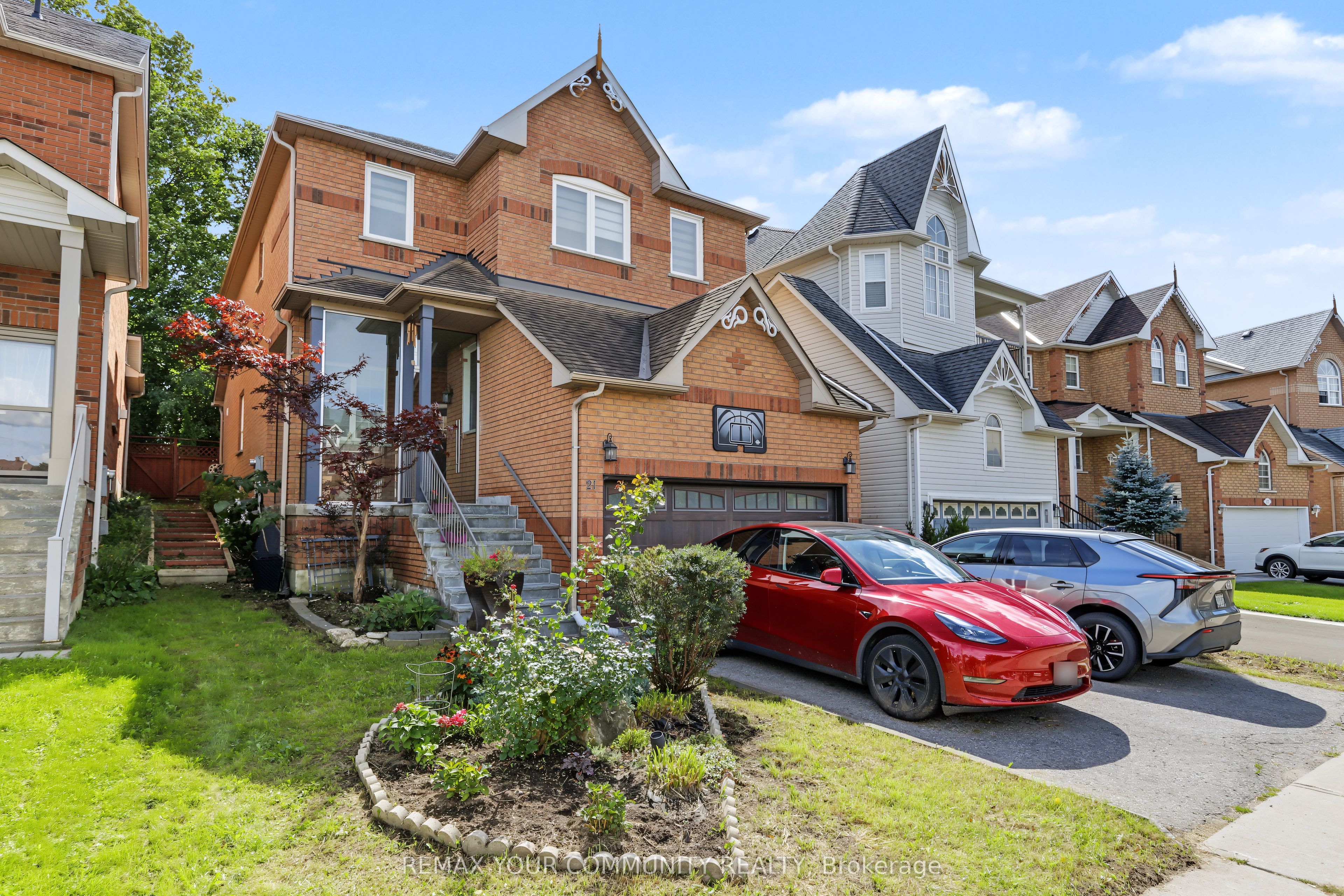 21 English Oak Drive, Richmond Hill, ON L4E 3W1