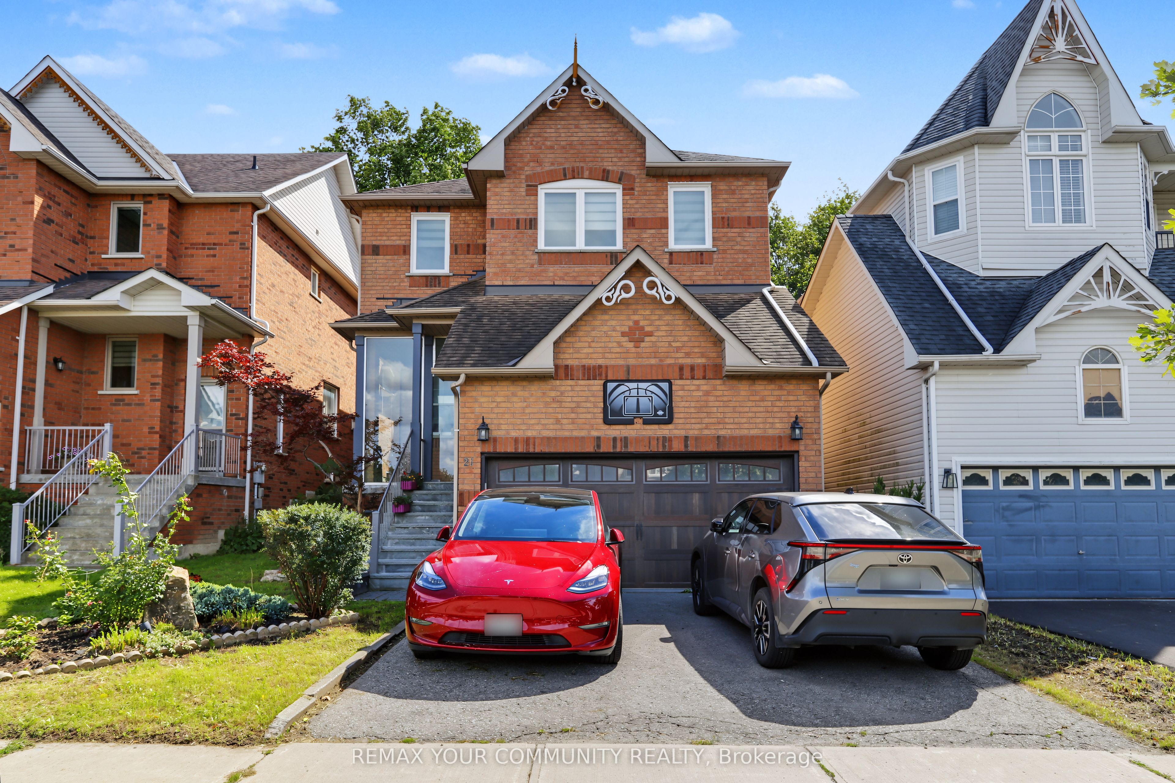 21 English Oak Drive, Richmond Hill, ON L4E 3W1 photo 2