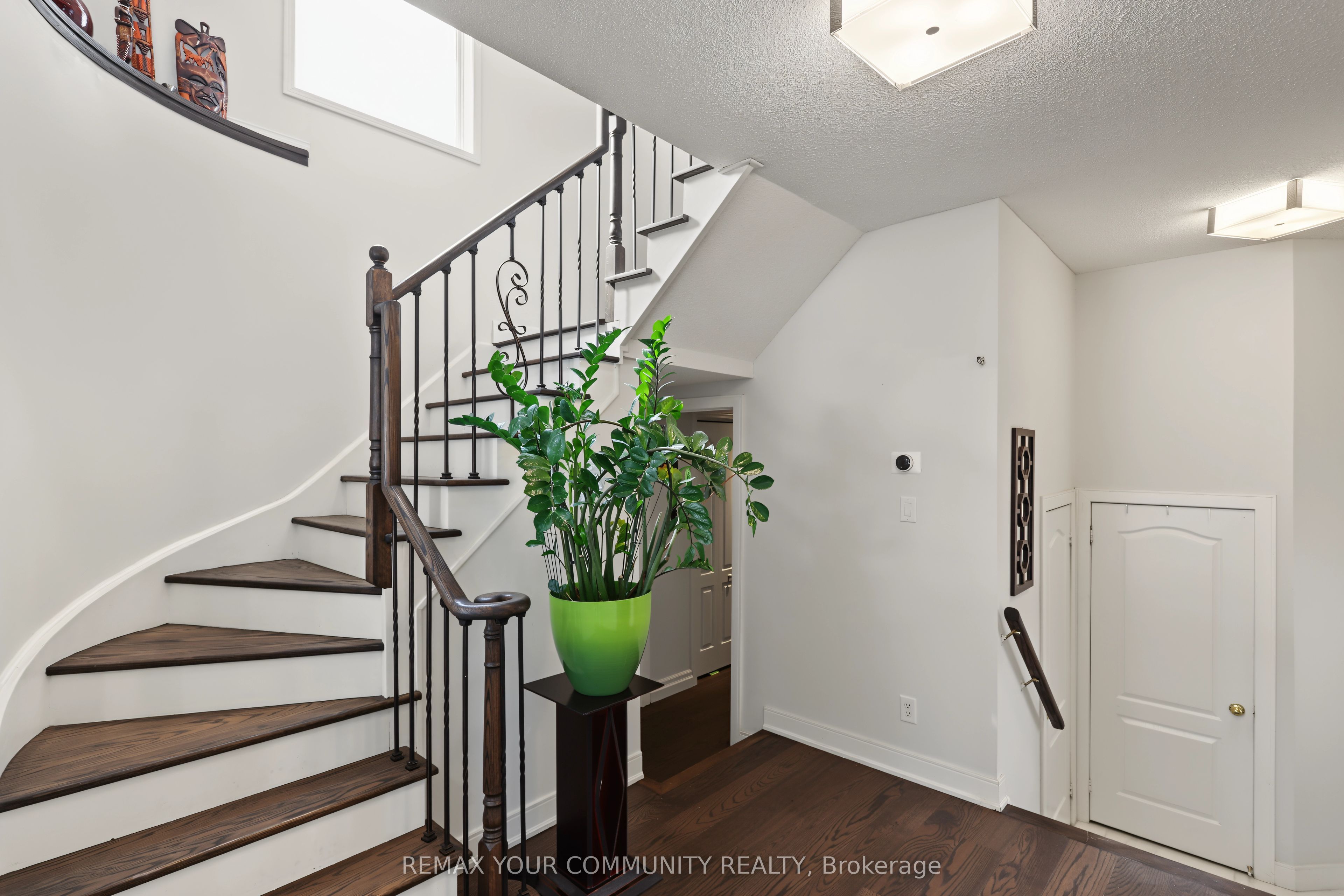 21 English Oak Drive, Richmond Hill, ON L4E 3W1 photo 4