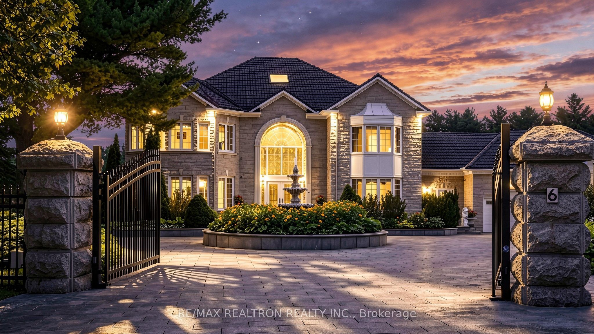 6 Kensington Drive, Richmond Hill, ON L4E 3M9 photo 2