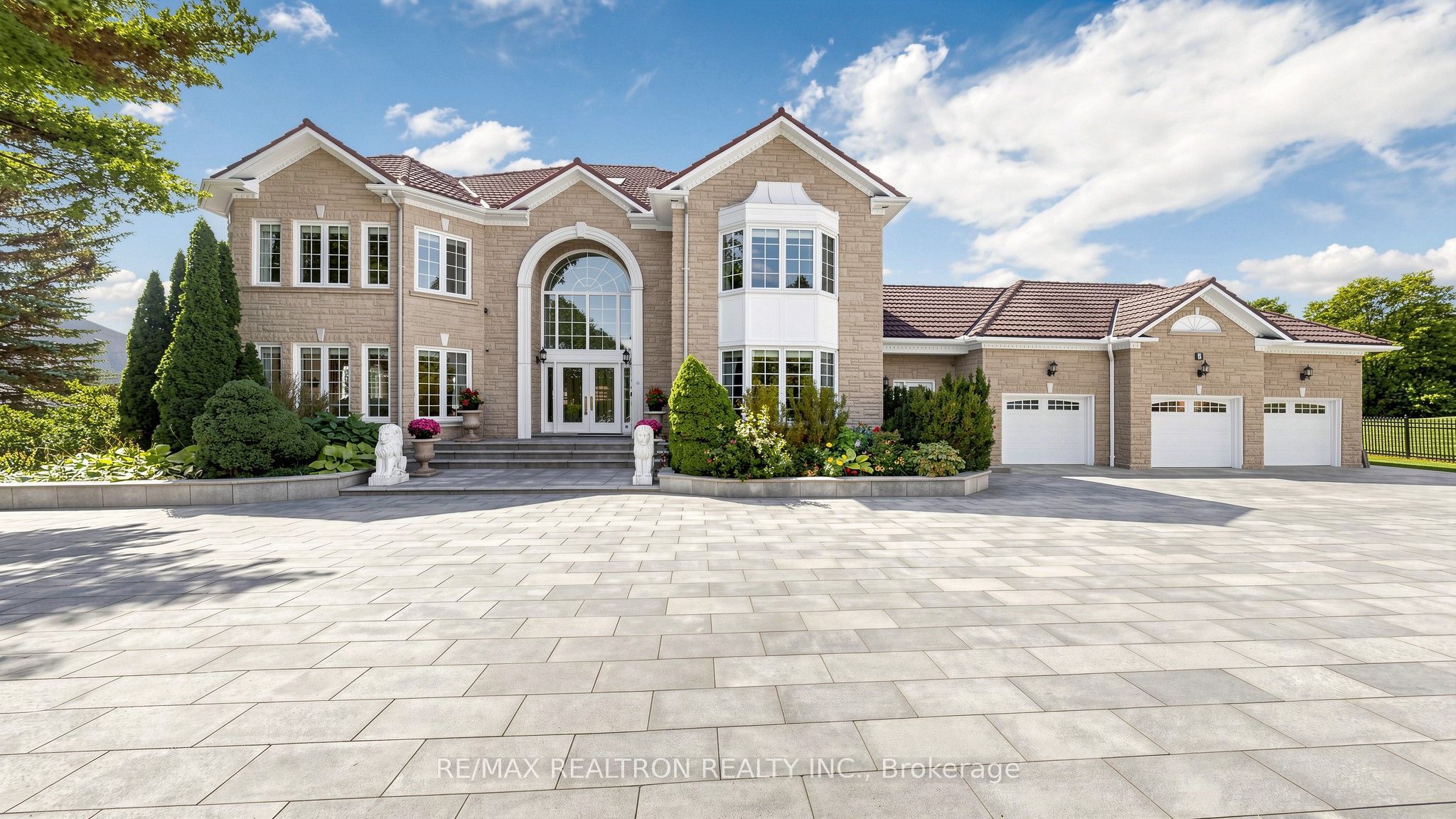 6 Kensington Drive, Richmond Hill, ON L4E 3M9 photo 3