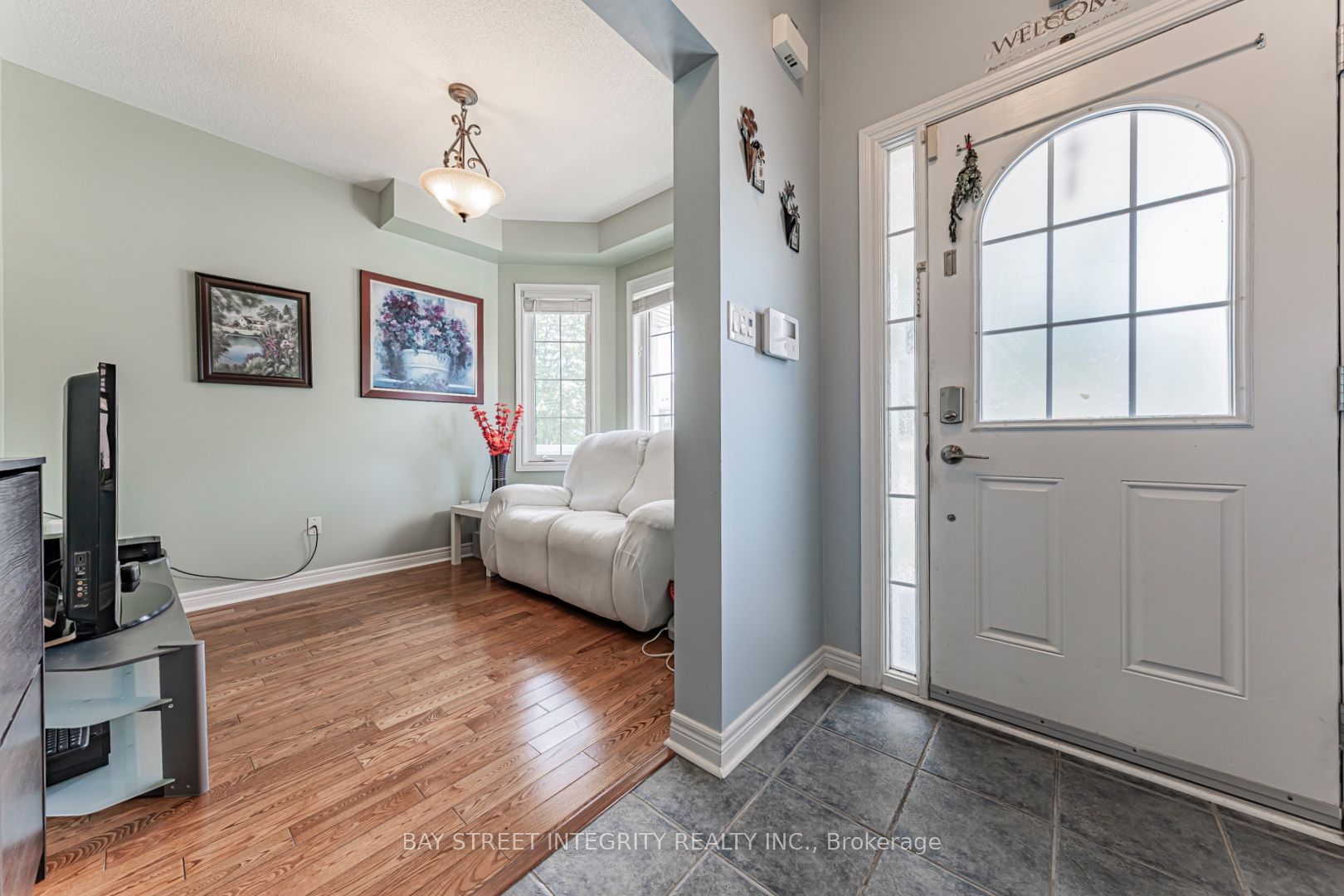 221 Woodspring Avenue, Newmarket, ON L3X 3J4 photo 3
