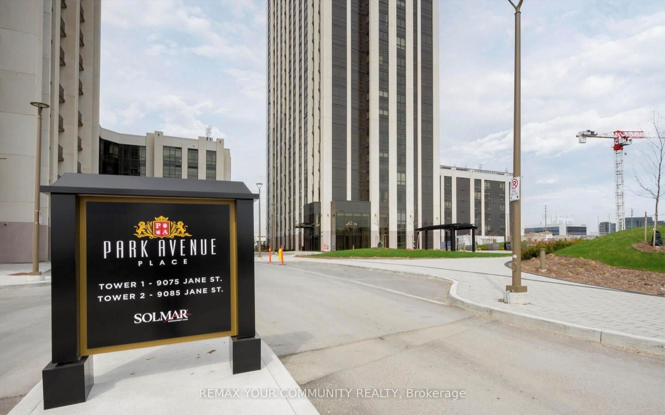 9075 Jane Street 406, Vaughan, ON L4K 0L7 photo 3