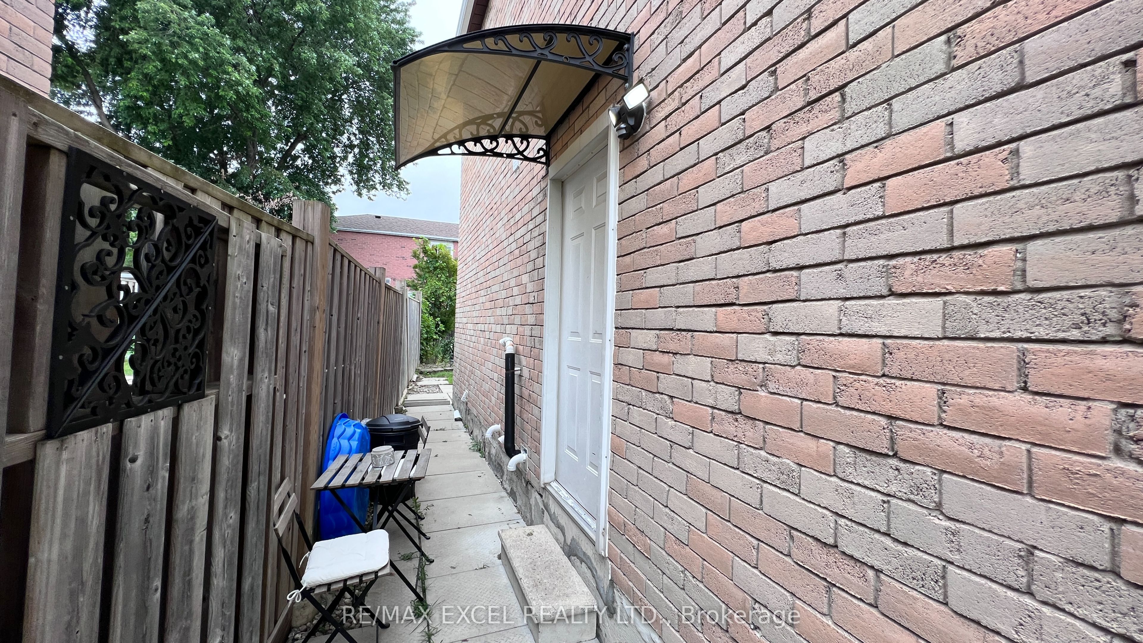 102 Galbraith Crescent Bsmt, Markham, ON L3S 1J3 photo 3