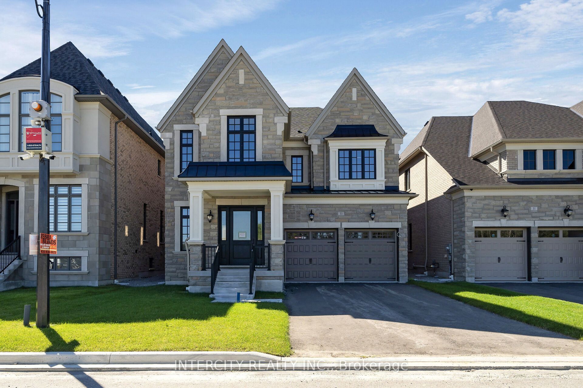33 Gianvito Crescent, King, ON L7B 0T2