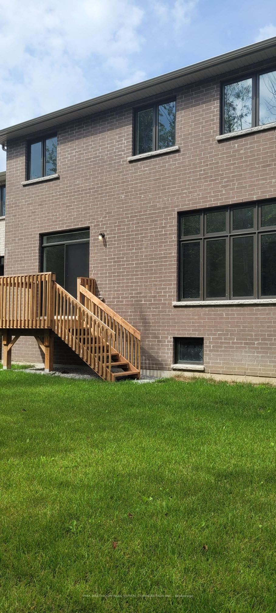 143 Dovedale Drive, Georgina, ON L4P 0S6 photo 2