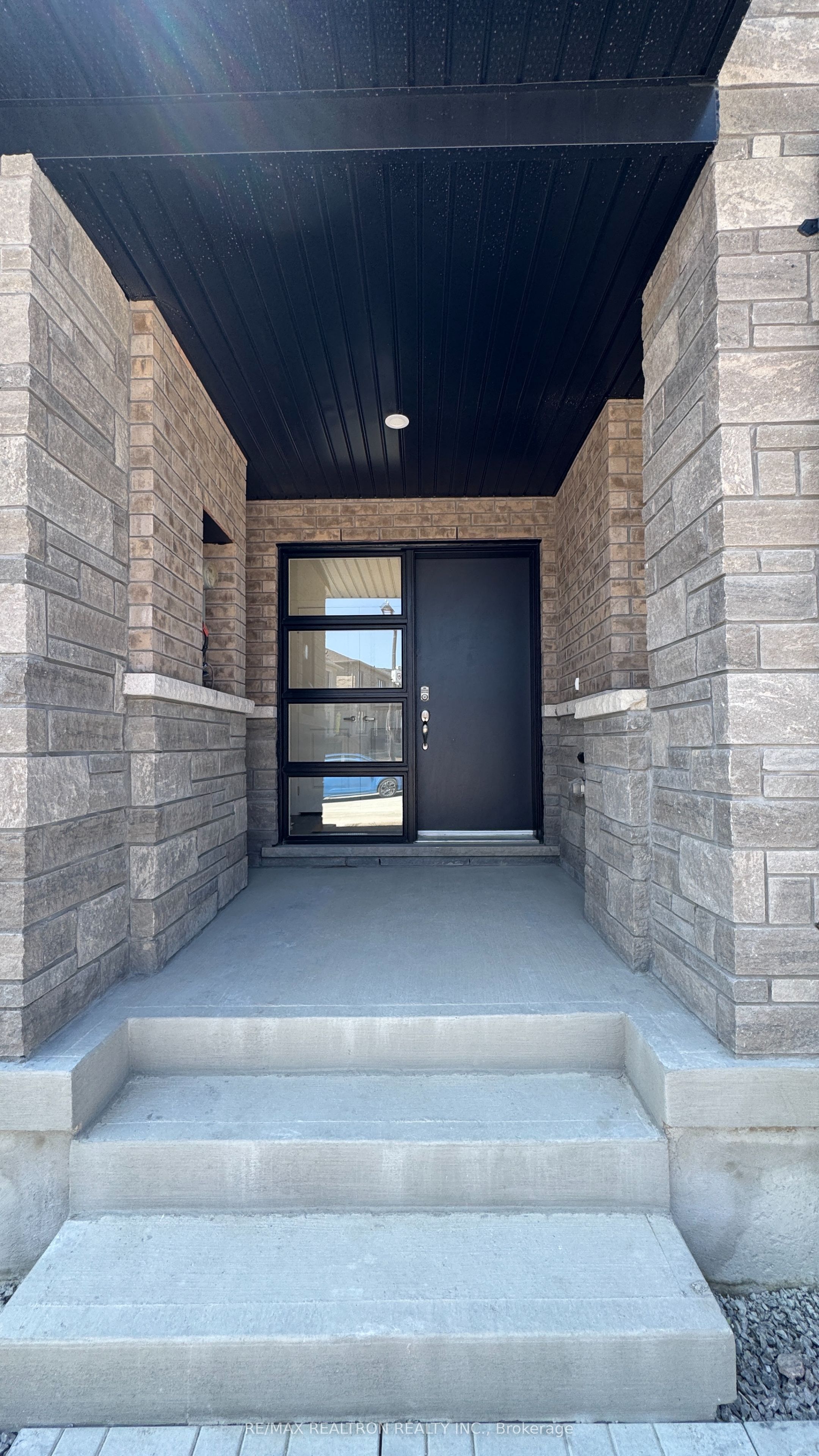 6 Harvey Bunker Crescent, Markham, ON L6C 3K3 photo 2