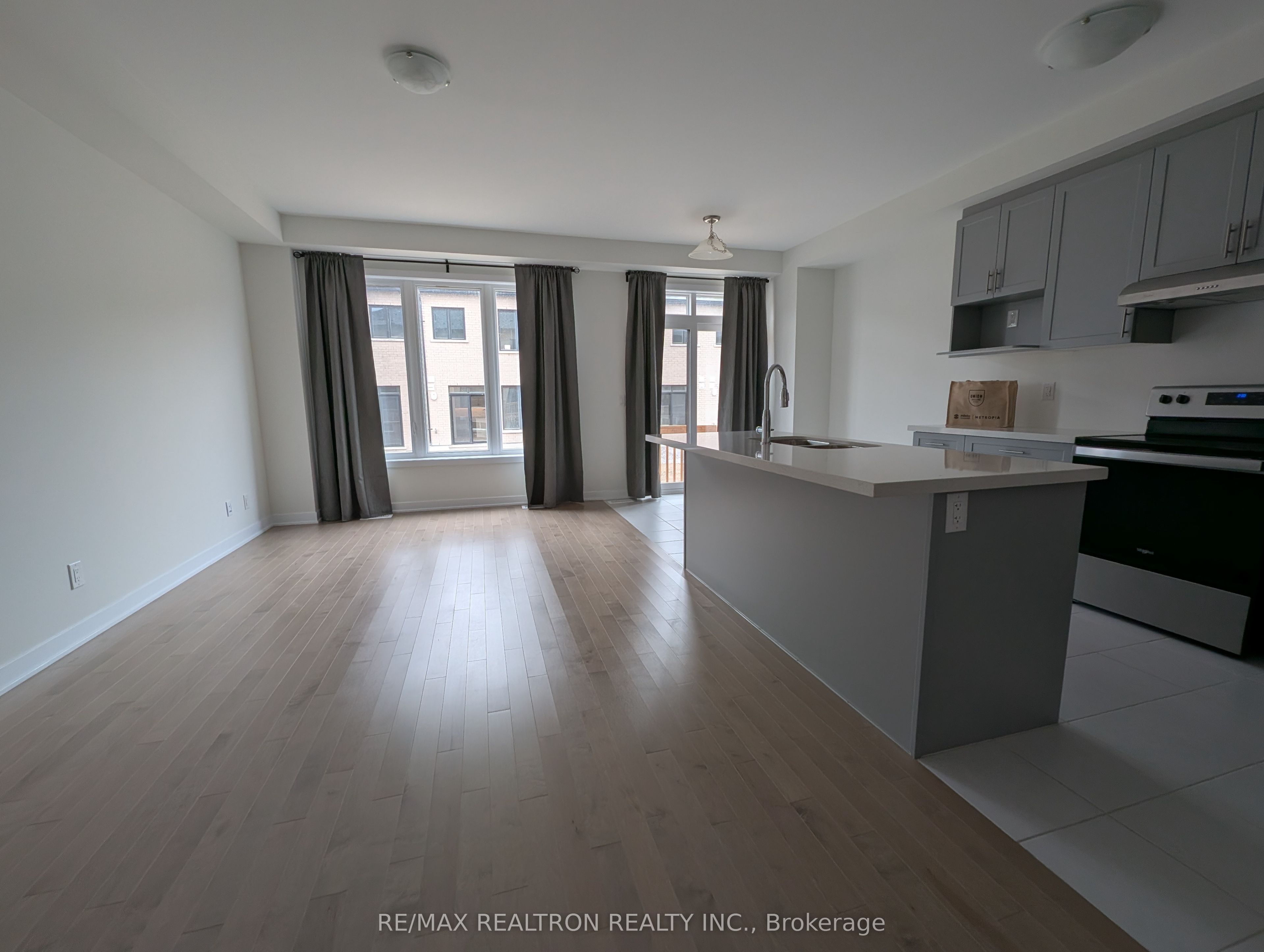 6 Harvey Bunker Crescent, Markham, ON L6C 3K3 photo 5