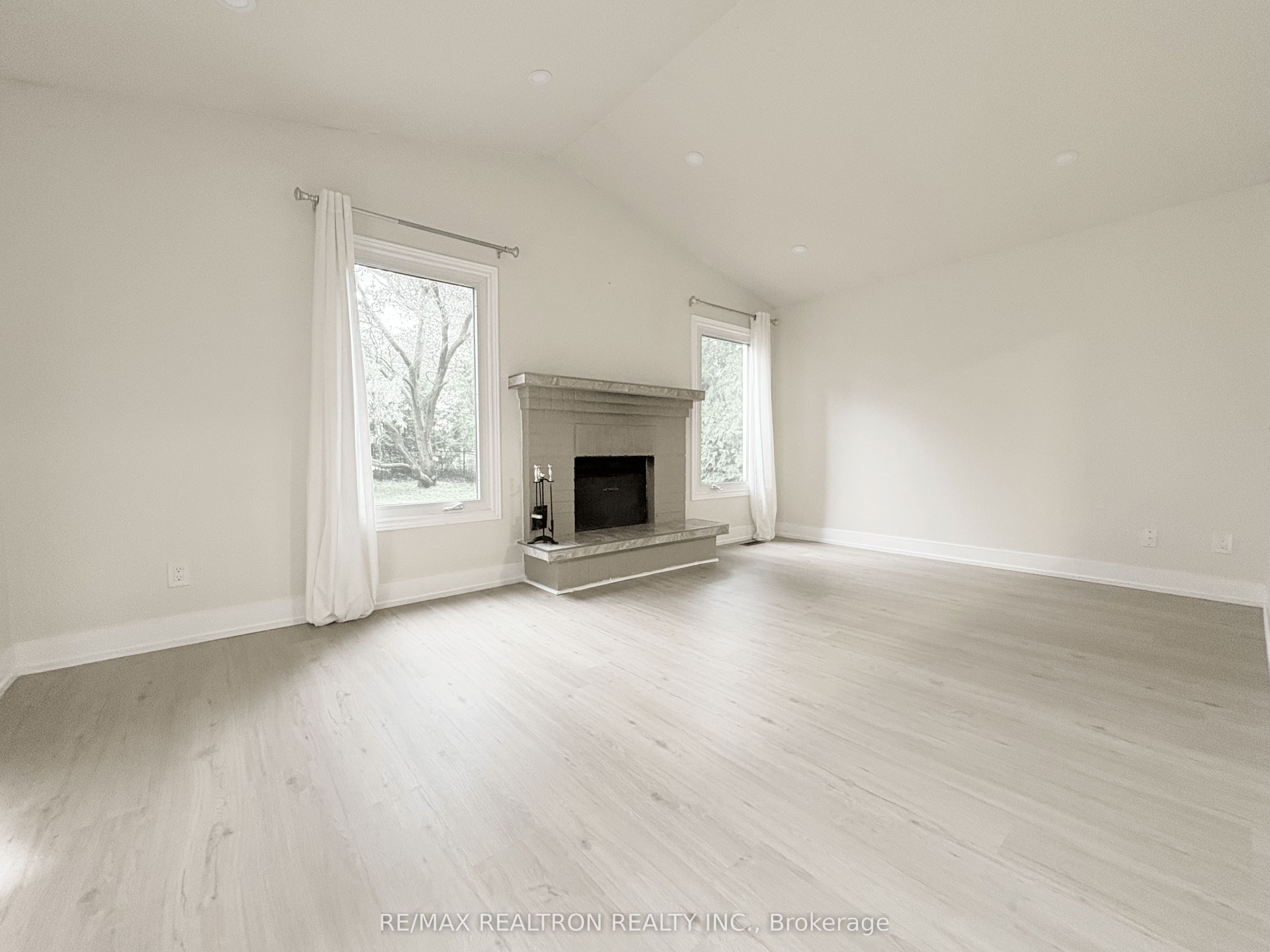 296 John Bowser Crescent, Newmarket, ON L3Y 7N8 photo 5