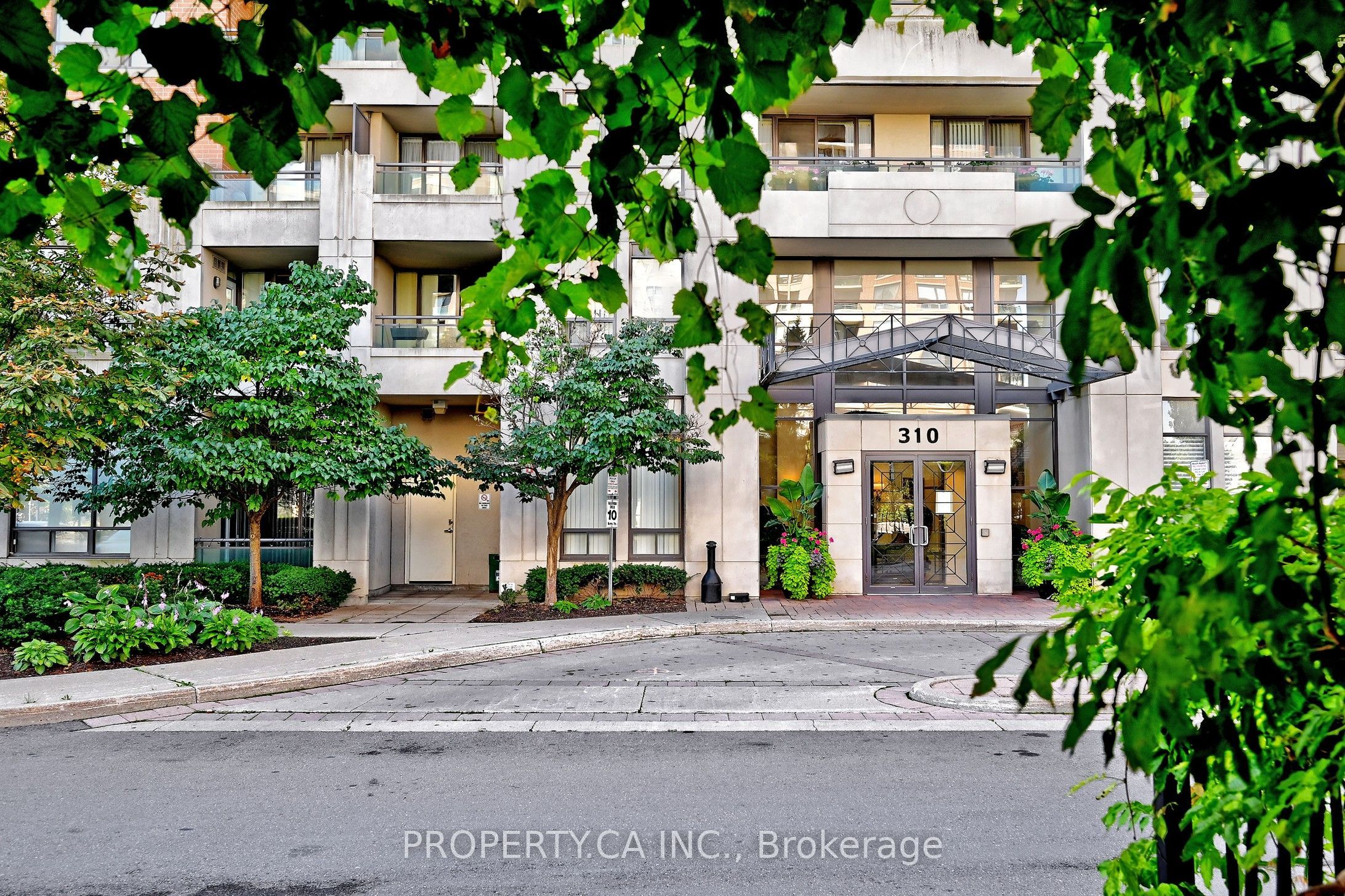 310 Red Maple Road 1013, Richmond Hill, ON L4C 0T7 photo 2