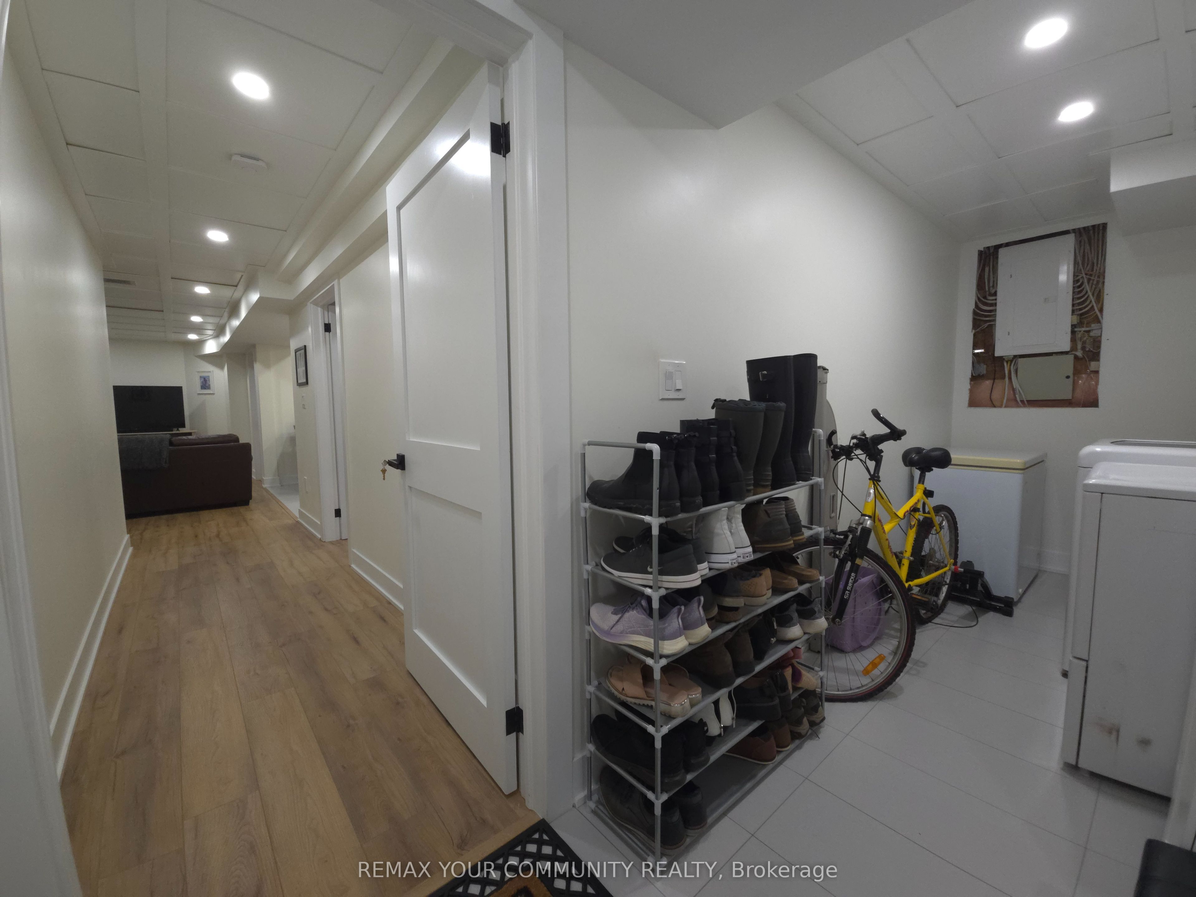 171 Dolores Crescent Basement, Vaughan, ON L4H 1C9 photo 2