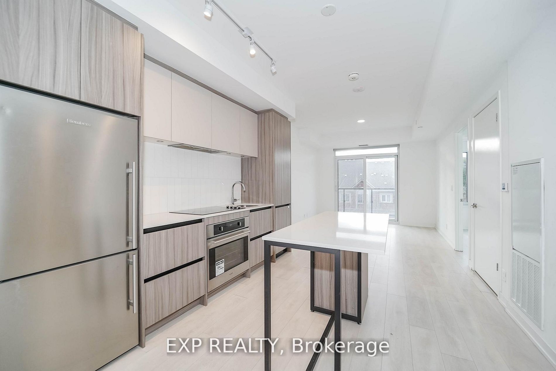 8 Beverley Glen Boulevard D328, Vaughan, ON L4J 0L5 photo 2