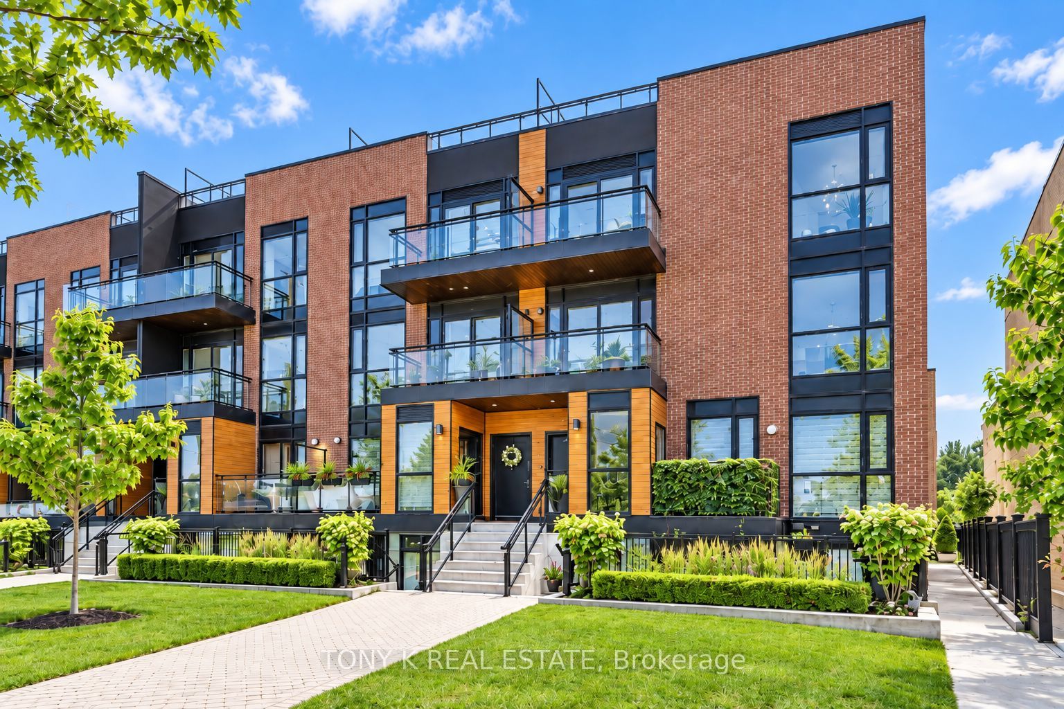 5309 Highway 7 A203, Vaughan, ON L4L 0J1