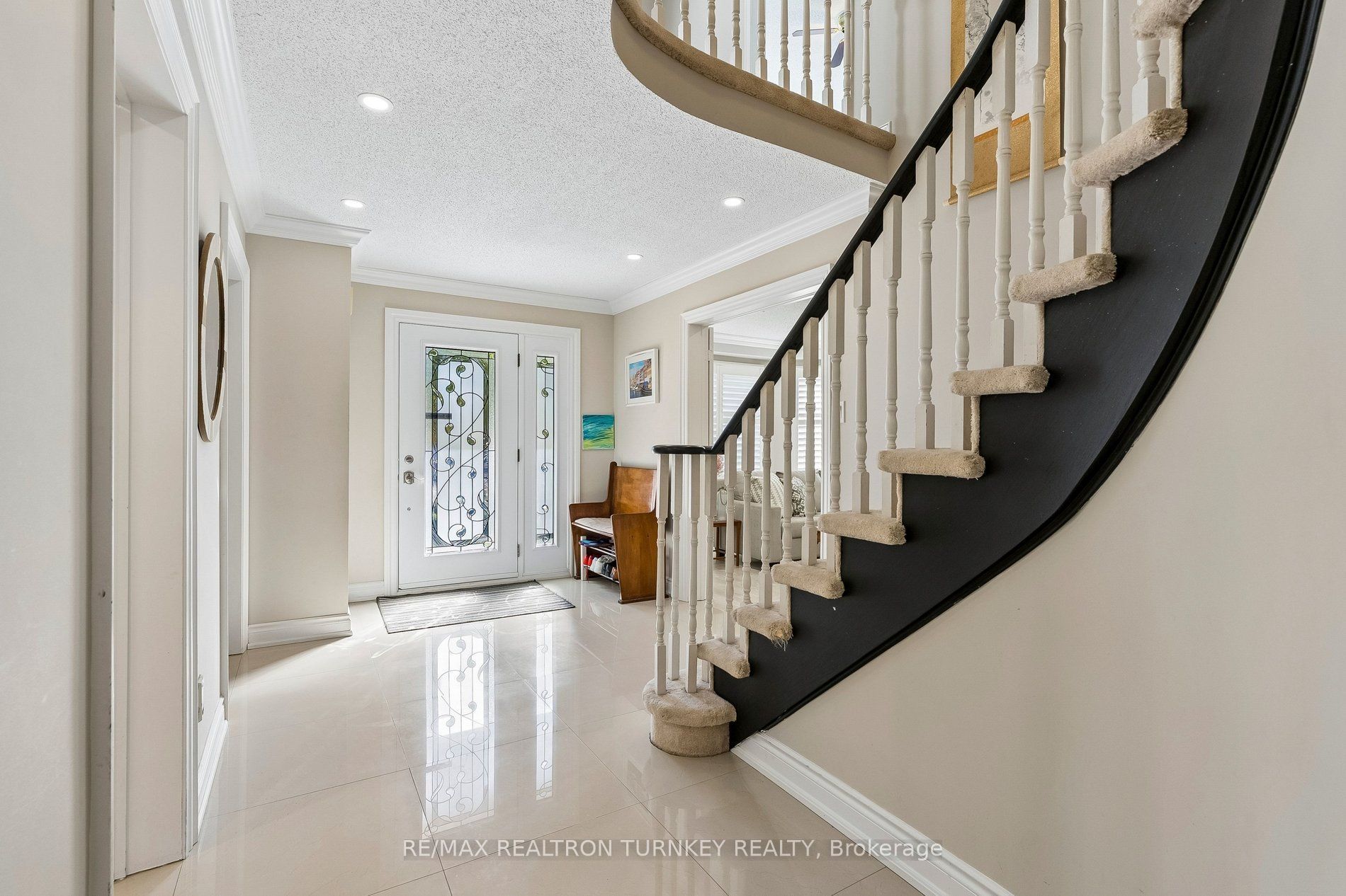 263 Chambers Crescent, Newmarket, ON L3X 1T1 photo 3