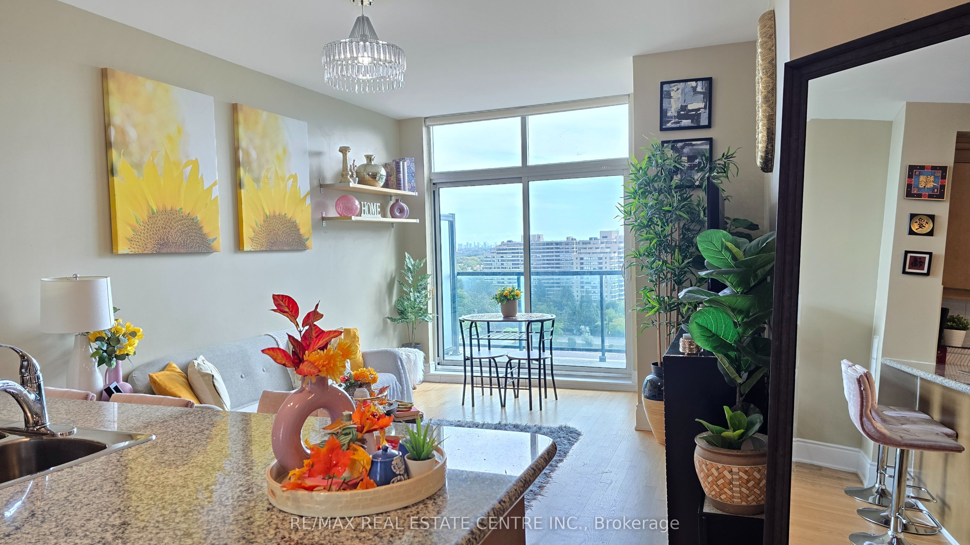18 Harding Boulevard PH207, Richmond Hill, ON L4C 0T3 photo 3