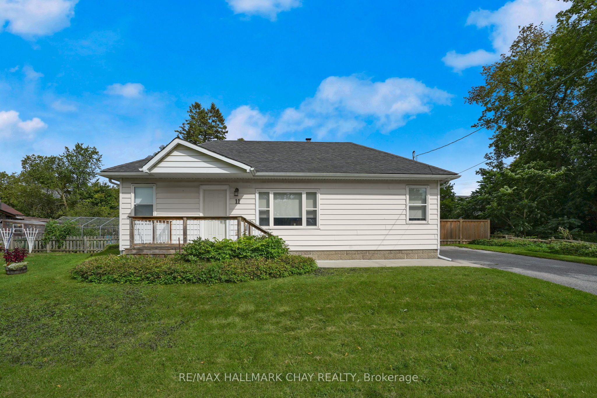 11 King Street S, Innisfil, ON L0L 1L0 photo 2