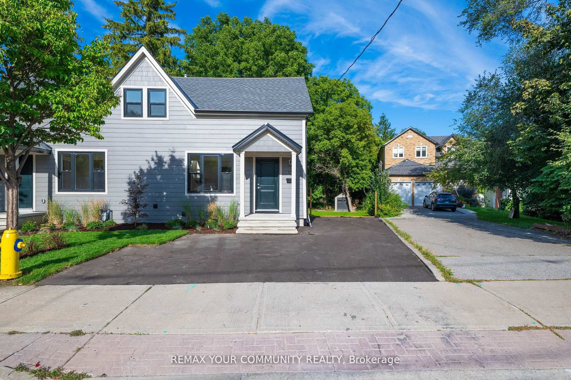 137 Clarence Street, Vaughan, ON L4L 1L4 photo 2