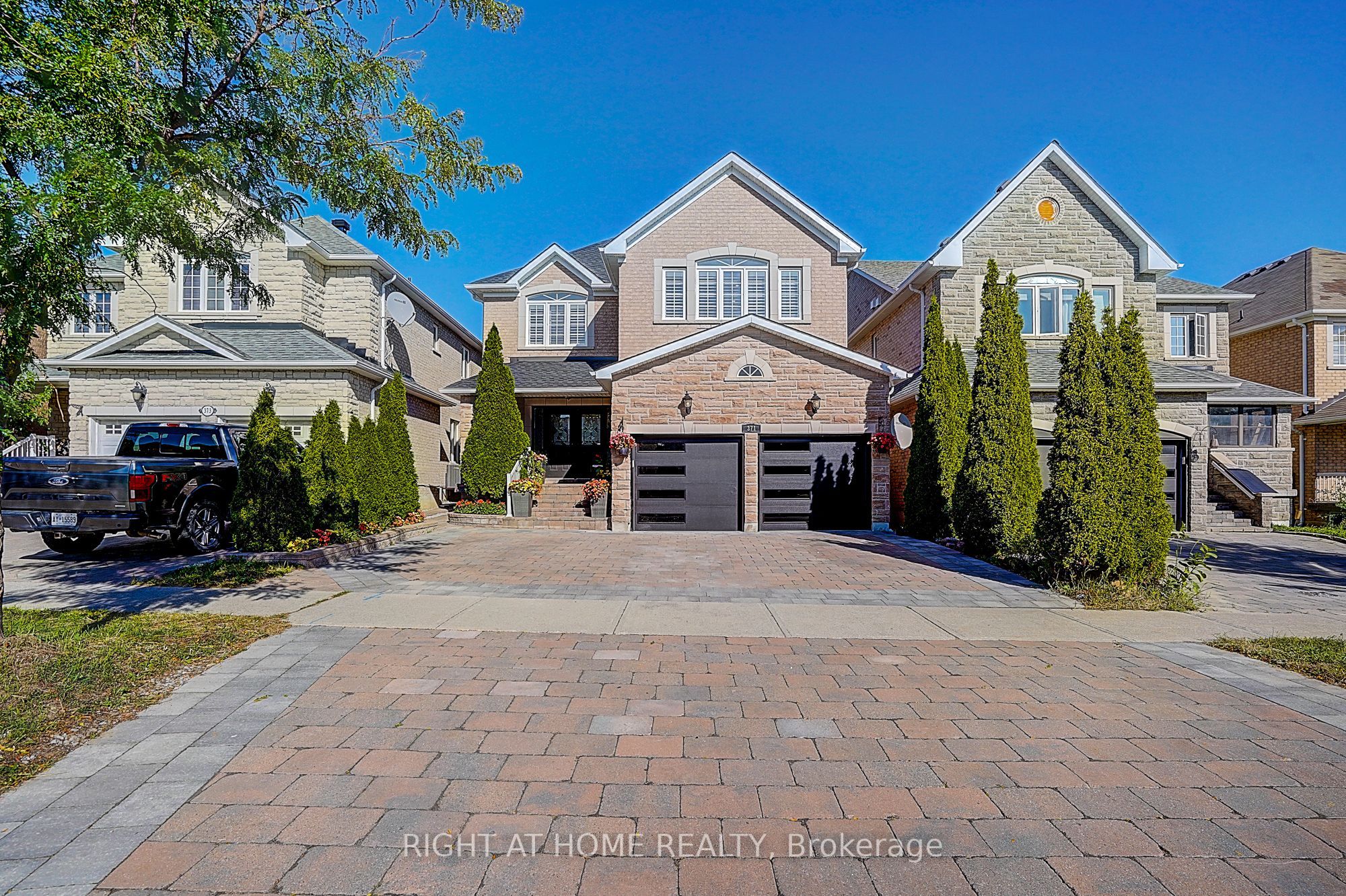 371 Redstone Road, Richmond Hill, ON L4S 2V7 photo 2