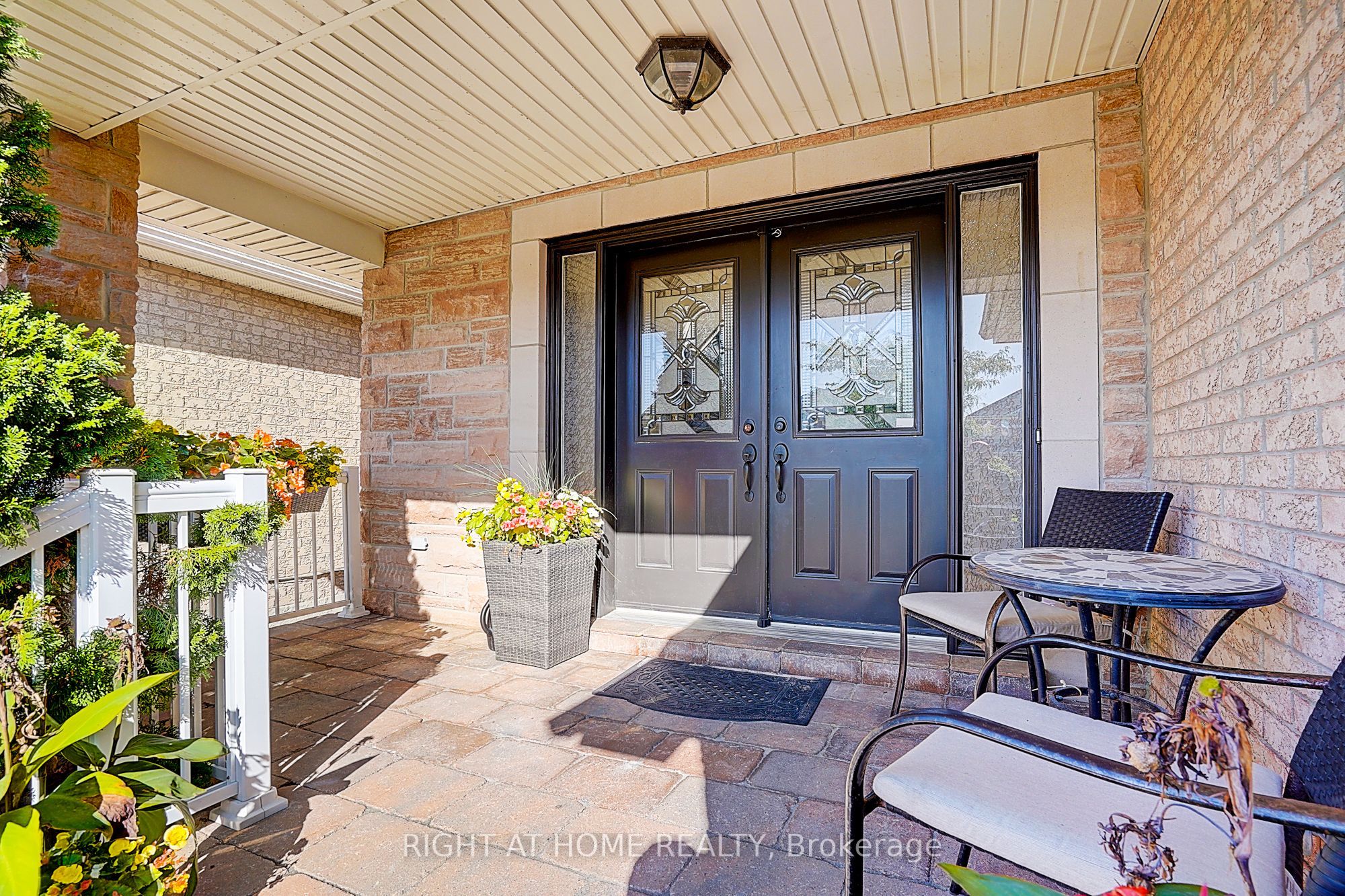 371 Redstone Road, Richmond Hill, ON L4S 2V7 photo 3