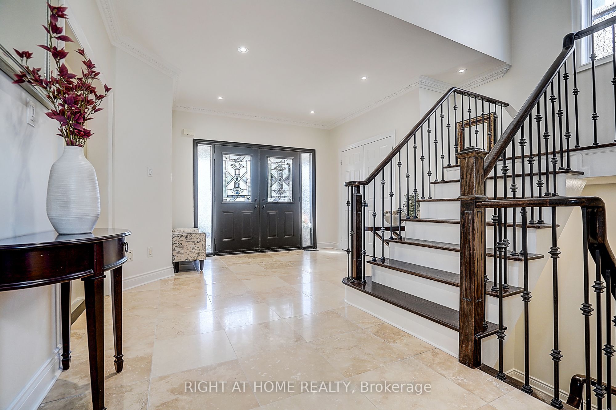 371 Redstone Road, Richmond Hill, ON L4S 2V7 photo 4
