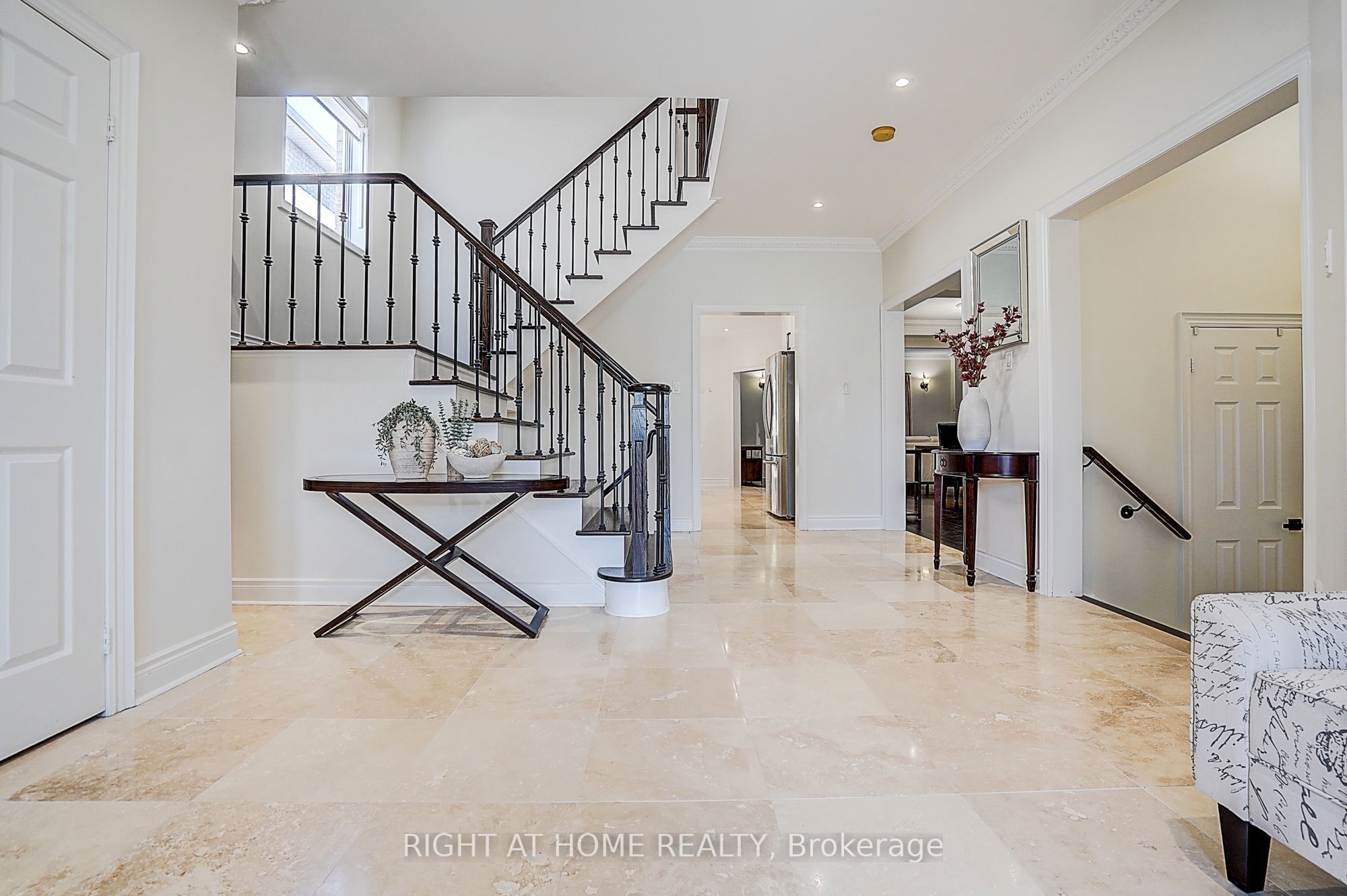 371 Redstone Road, Richmond Hill, ON L4S 2V7 photo 5